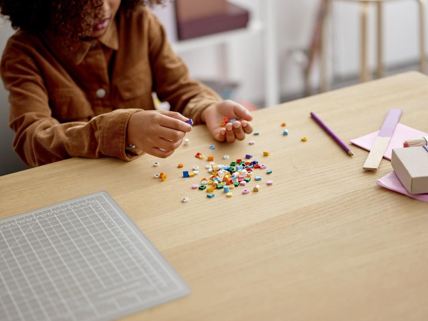 lego-dots-ekstra-dots-seri-4-41931-coc-9a2bf1.jpg