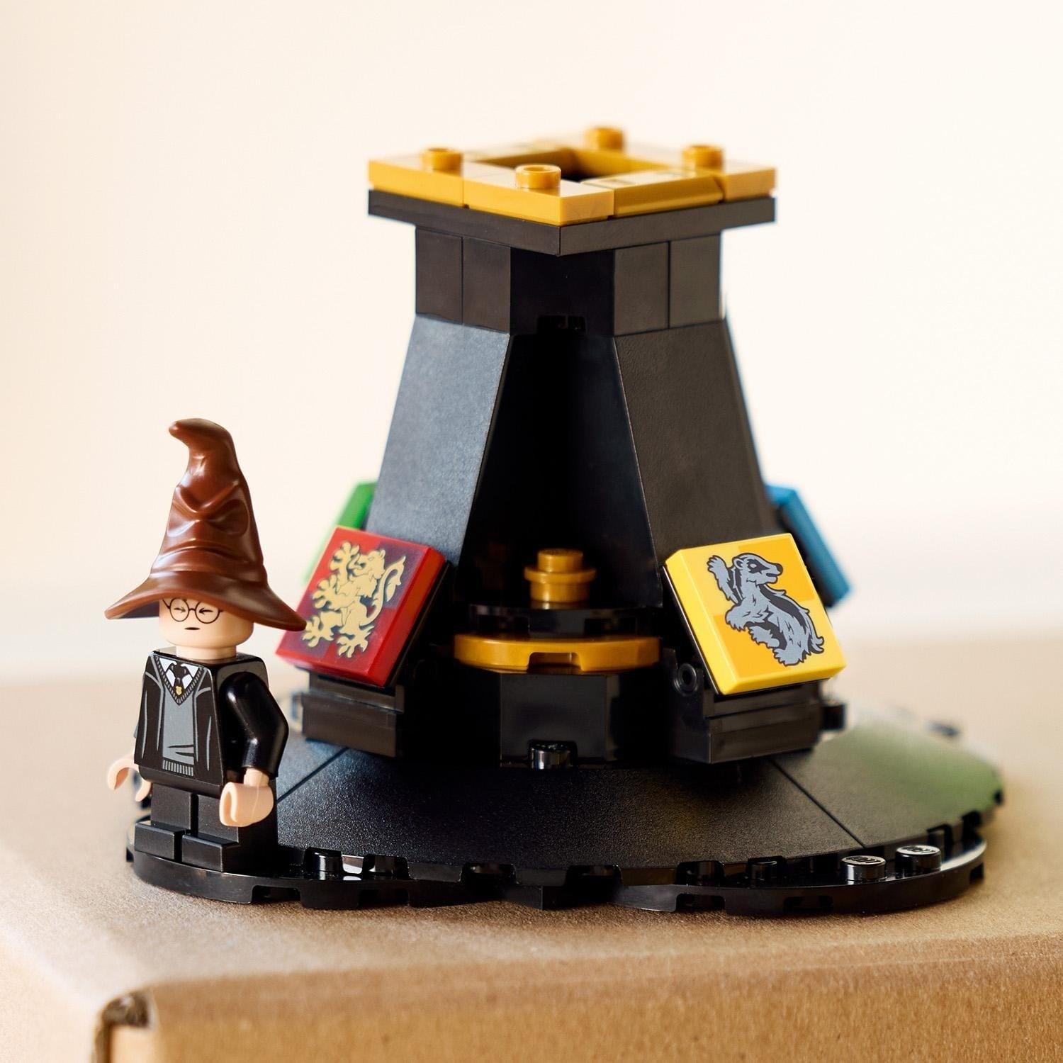 lego-harry-potter-konusan-secmen-sapka-3133bb.jpg