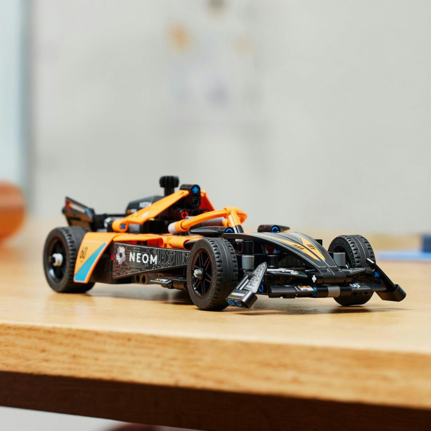 technic-neom-mclaren-formula-e-yaris-a-92cf-4.jpg