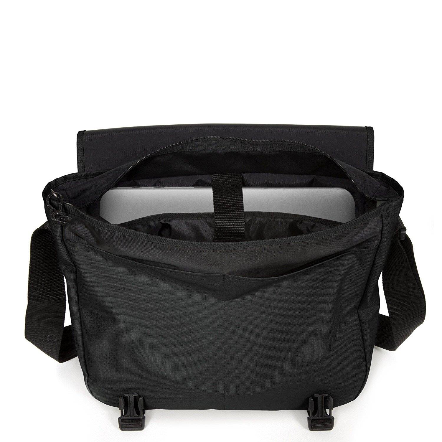Eastpak Delegate Omuz Çantası - EK00026E0081