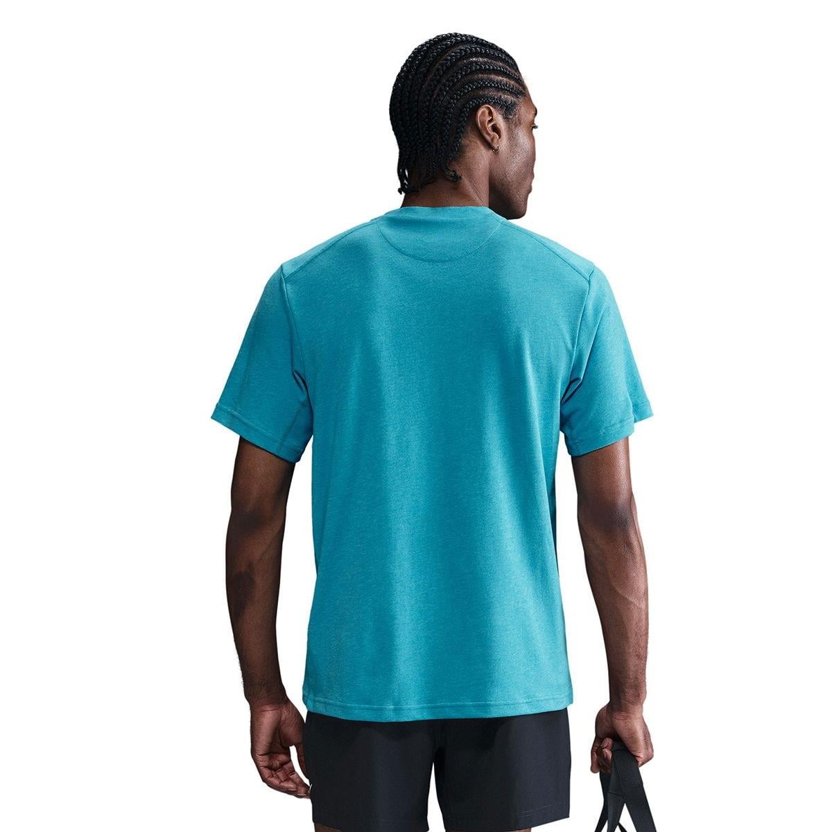 Nike Dri-Fit Primary Statement Versatile Fitness Training Short-Sleeve Erkek Tişört - DV9831