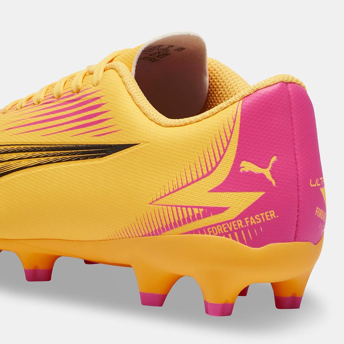 Puma Ultra Play FG/AG Jr 01 Çocuk Futbol Ayakkabısı