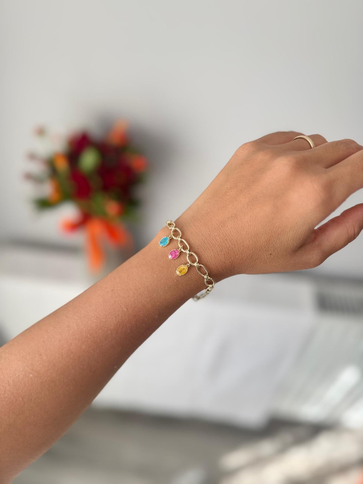 14k Altın Kaplama Charmlı Renkli Oval Taşlı Bileklik