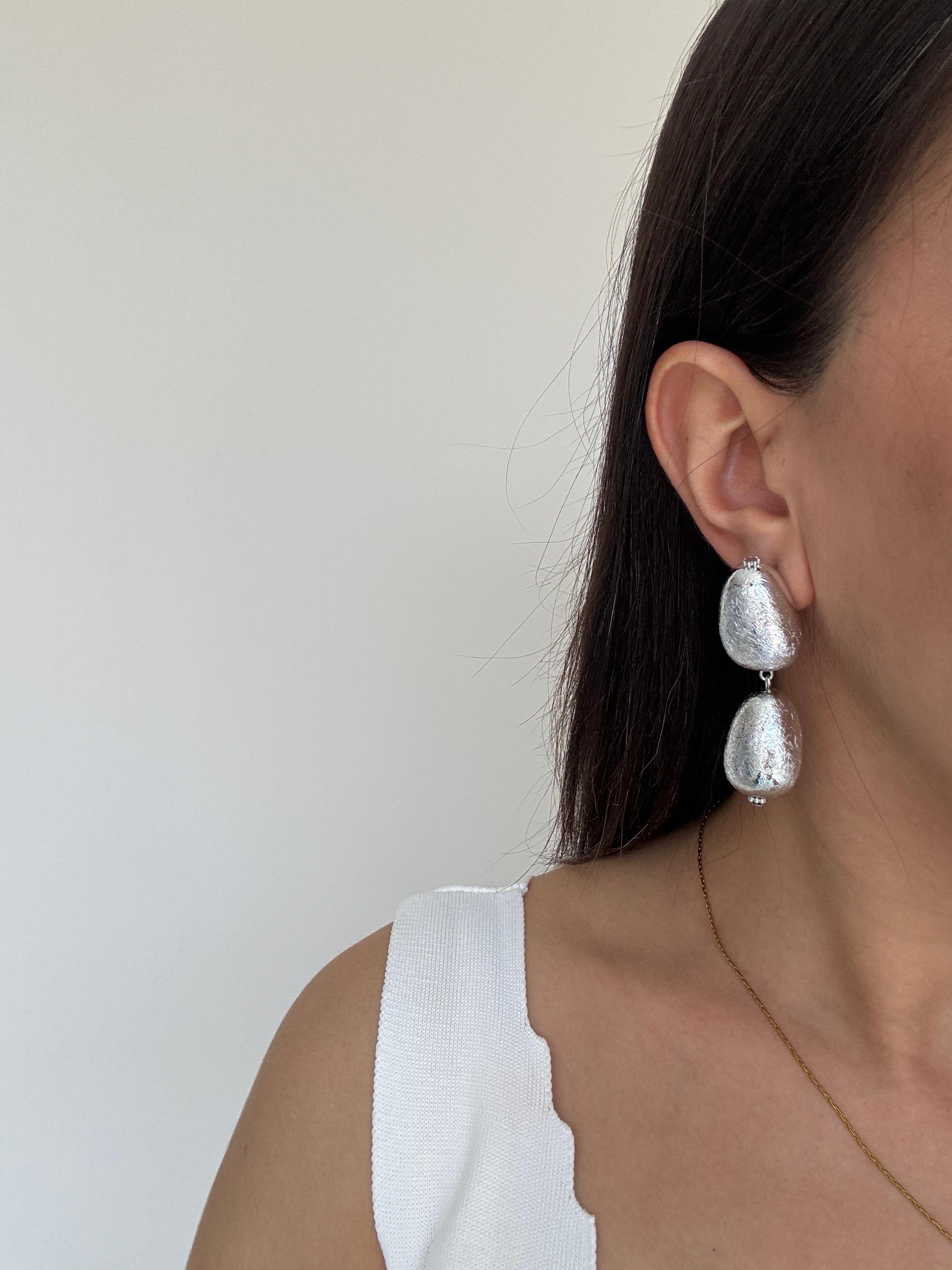 Altın Kaplama Dokulu Sallantılı Silver Küpe