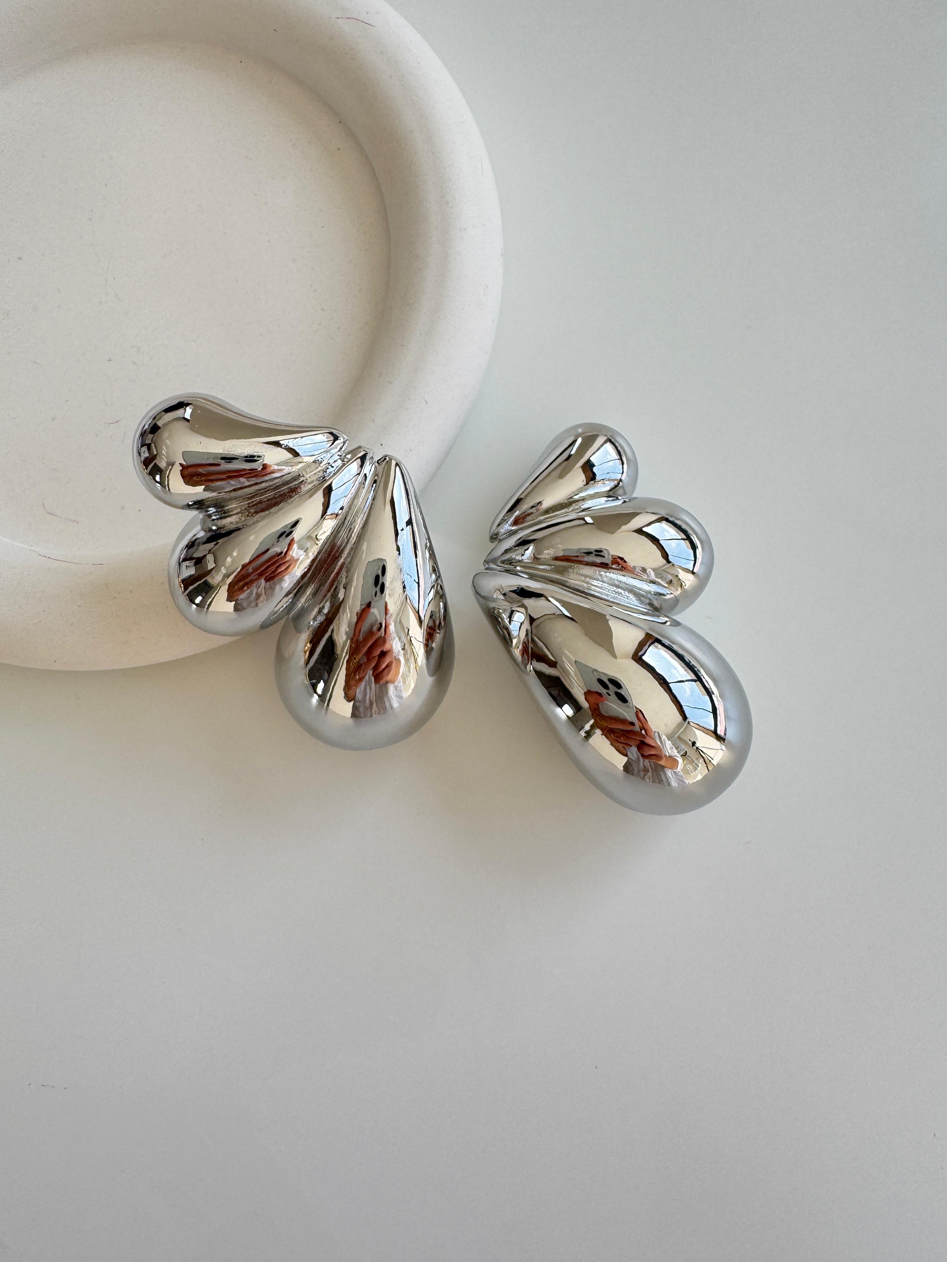 Altın Kaplama Marka Model Büyük Damla Küpe (silver)