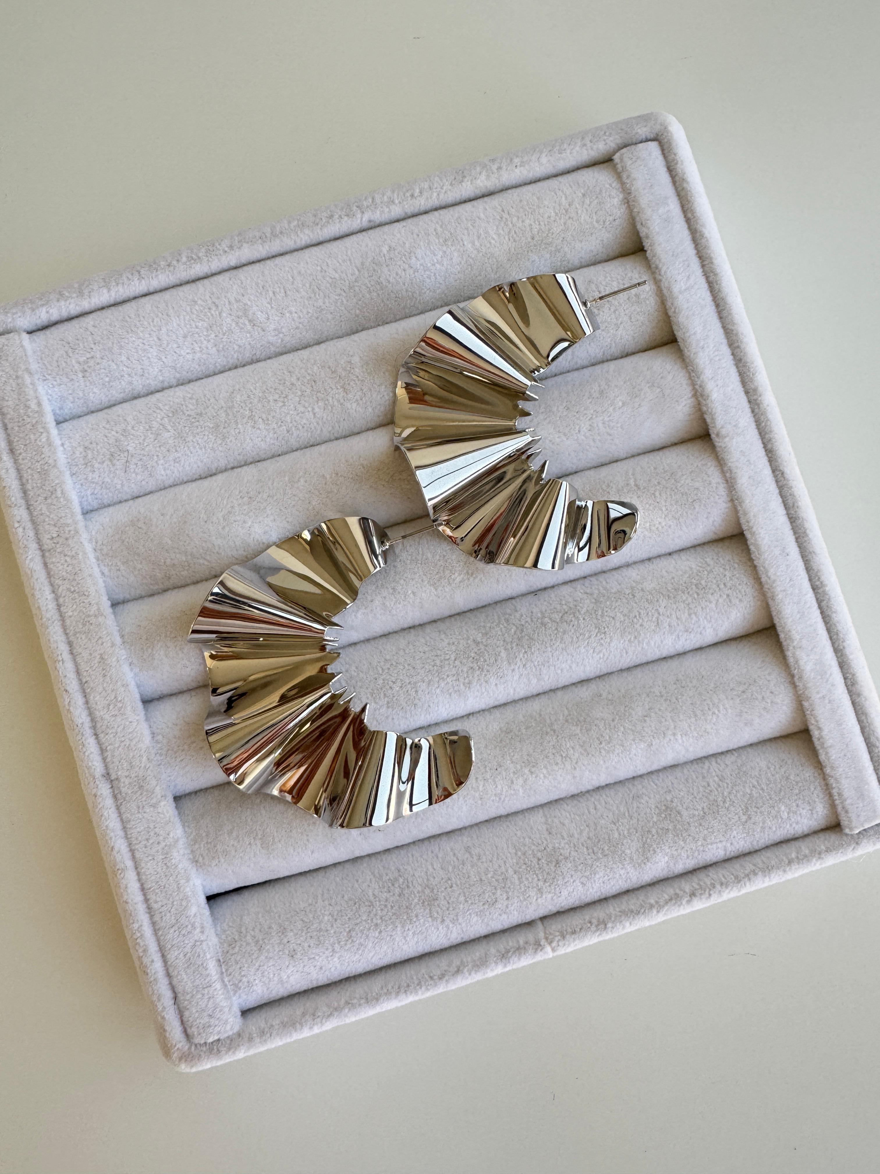 Altın Kaplama Silver Dalgalı Plaka Küpe 