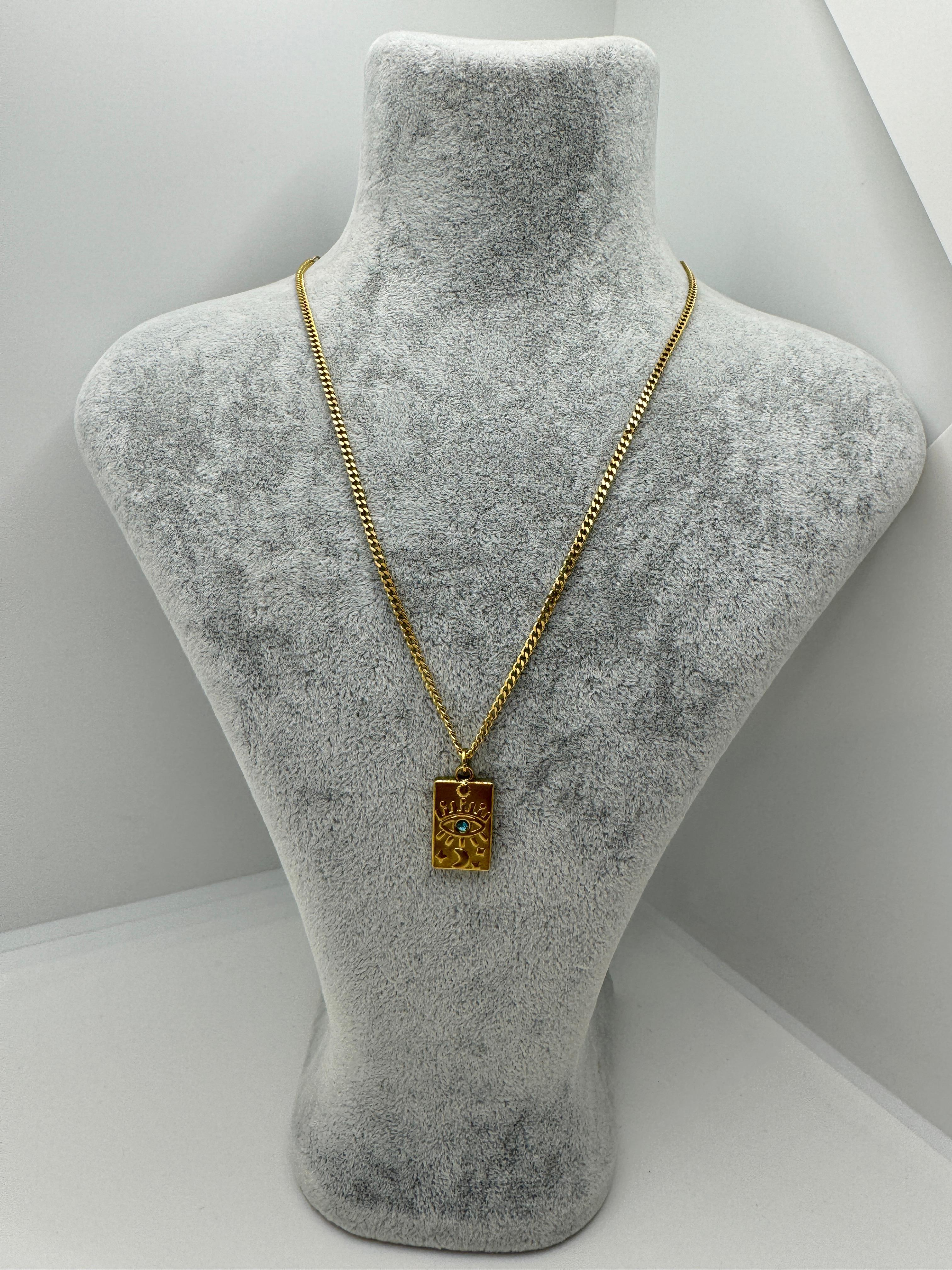 Çelik Dikdörtgen Taşlı Göz Detaylı Kolye