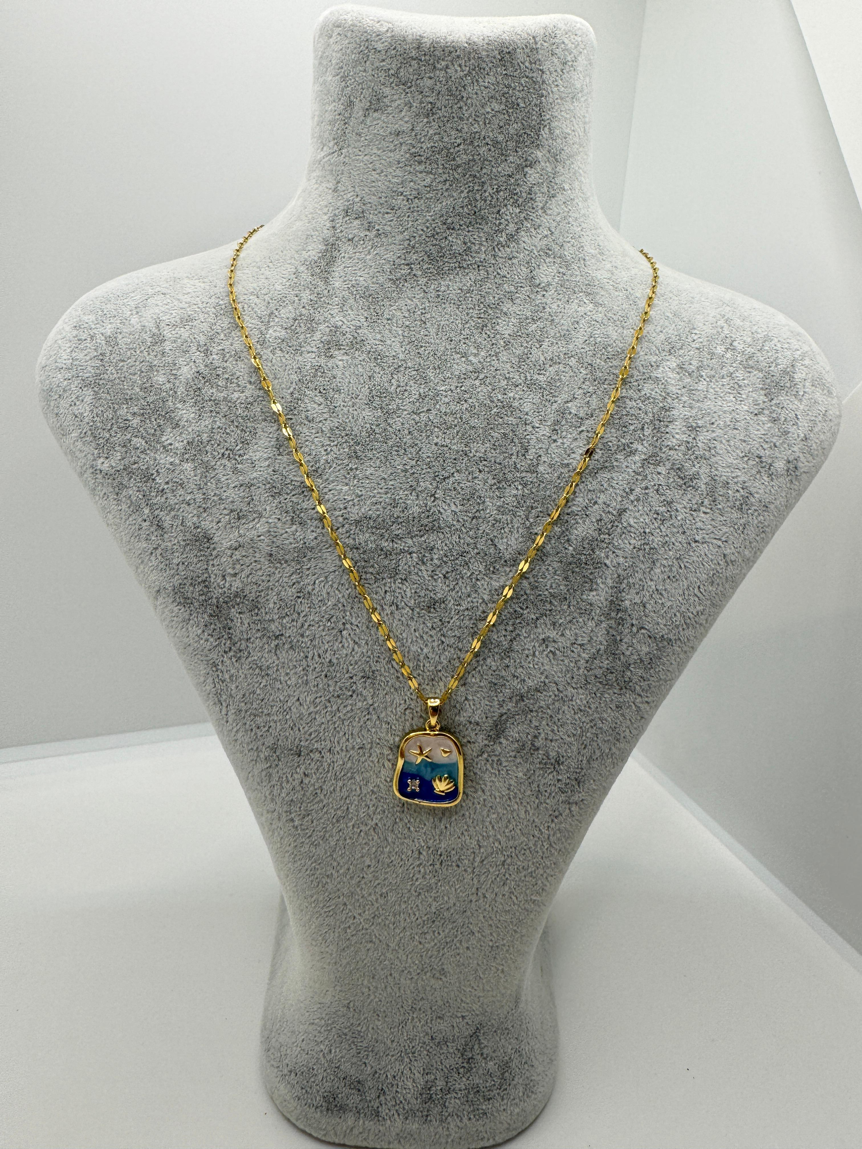 Çelik Mavi-Beyaz Mineli Deniz Figürlü Kolye 