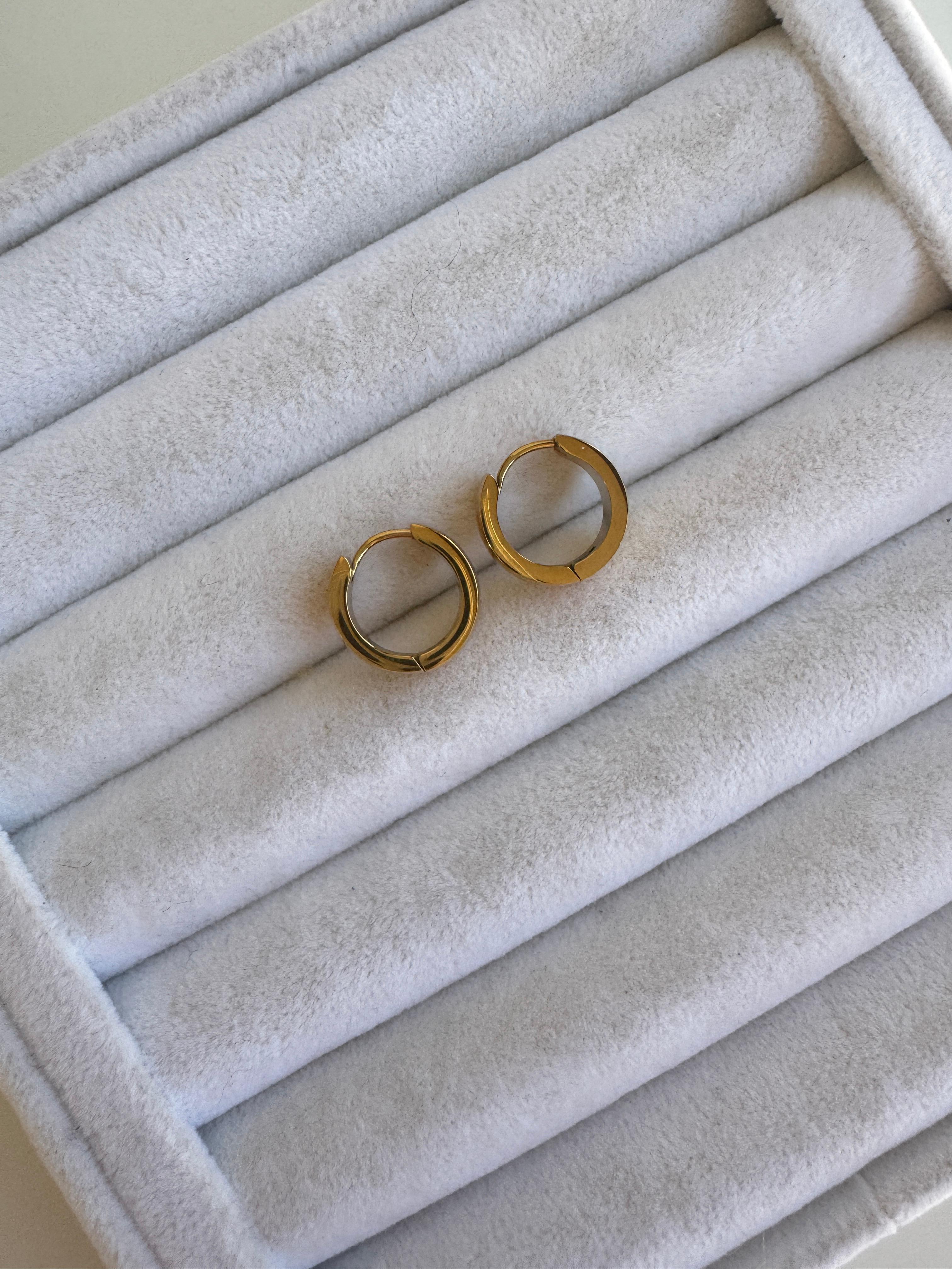 Çelik Minimal Halka Küpe