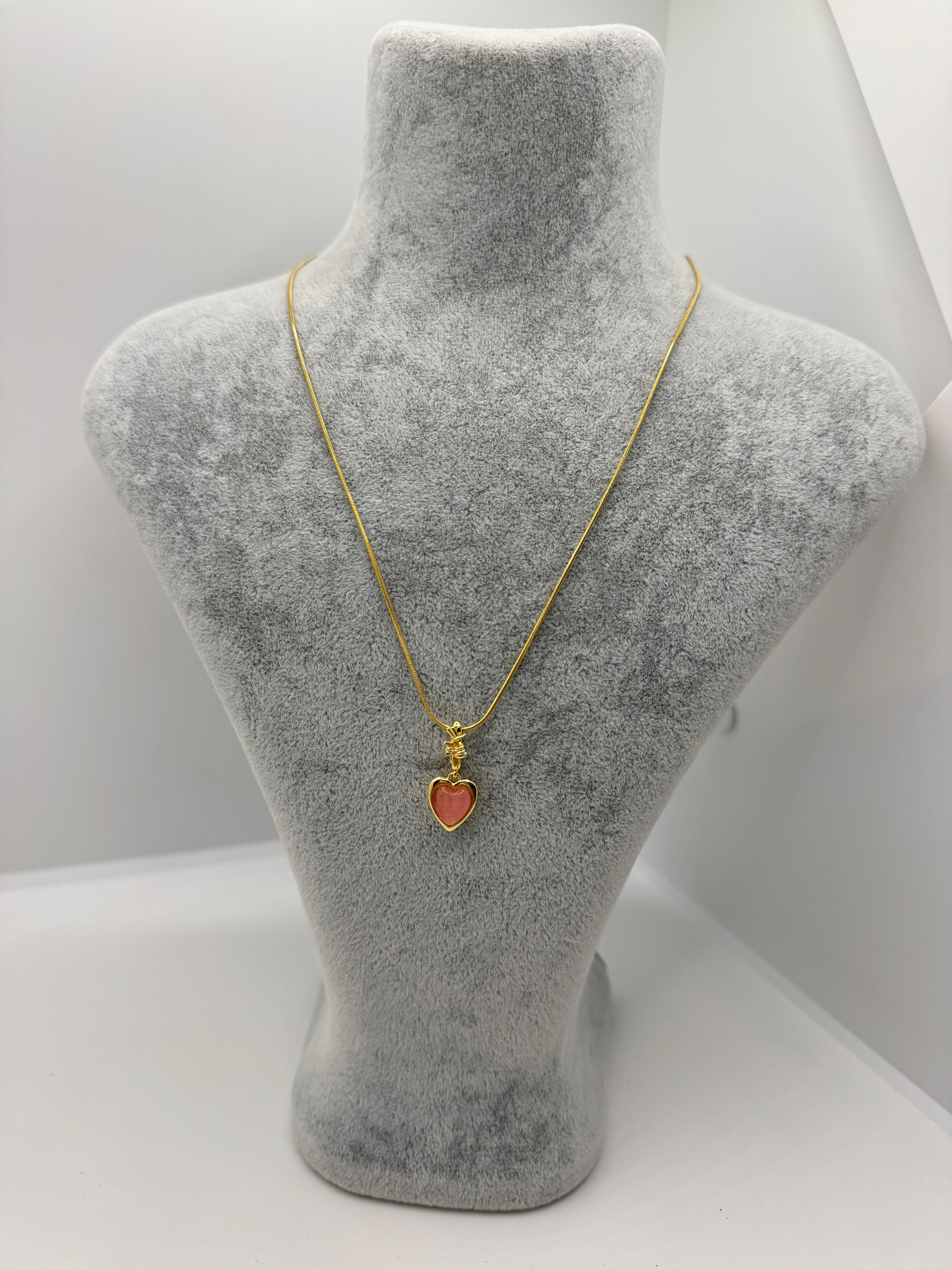 Çelik Pembe Taşlı Kalp Kolye