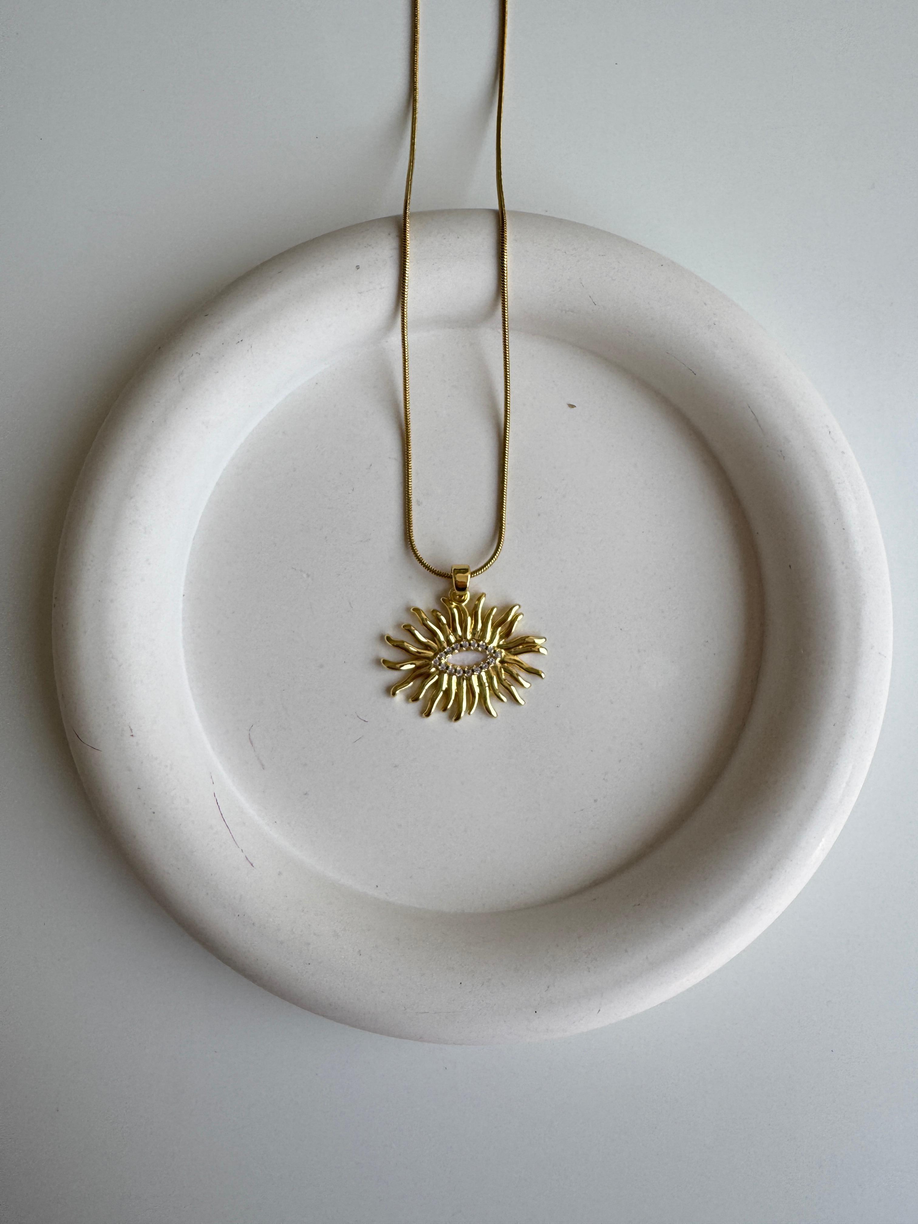 Çelik Sedefli Taşlı Yassı Güneş Kolye