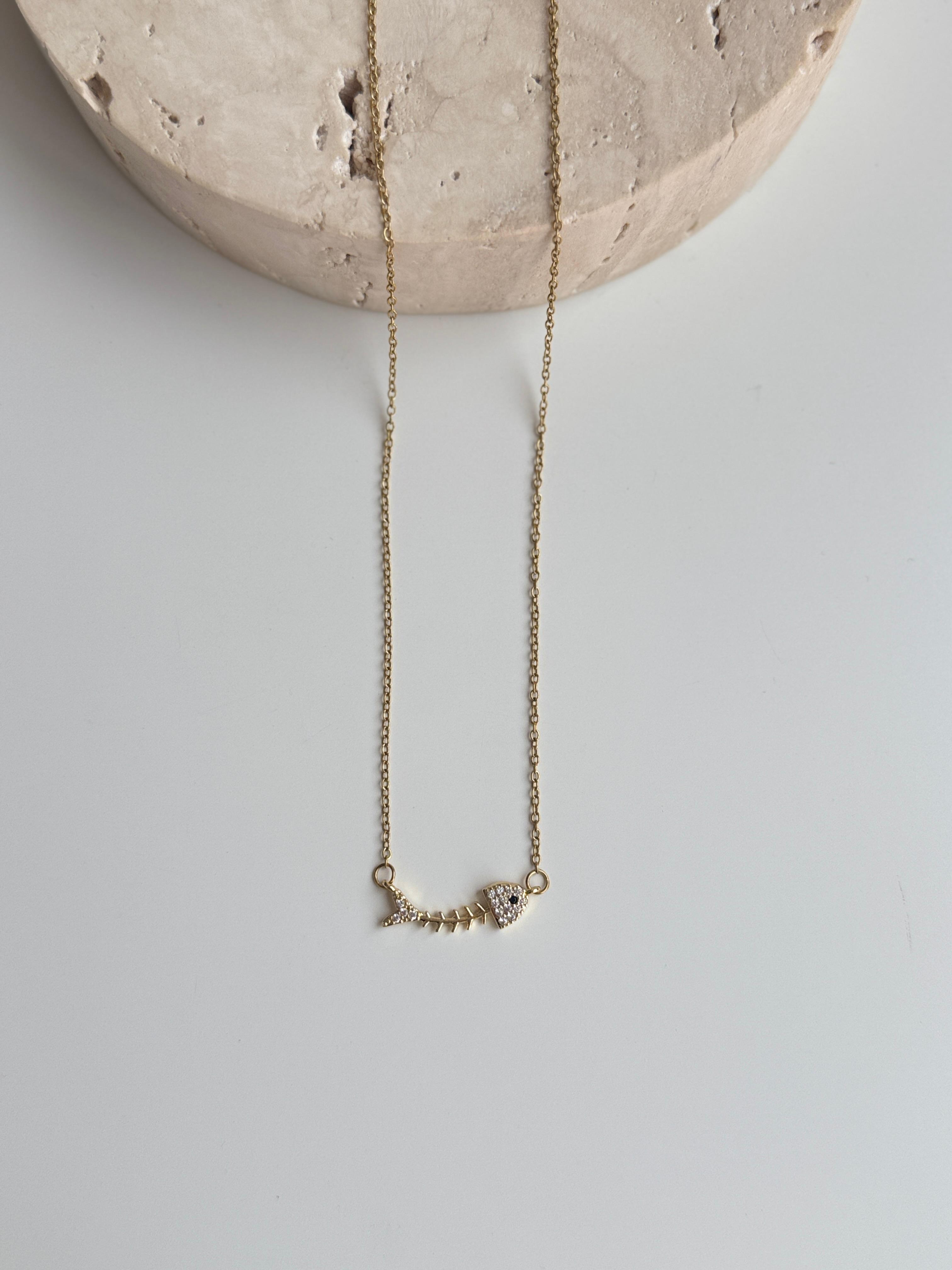 Çelik Taşlı Balık Kolye