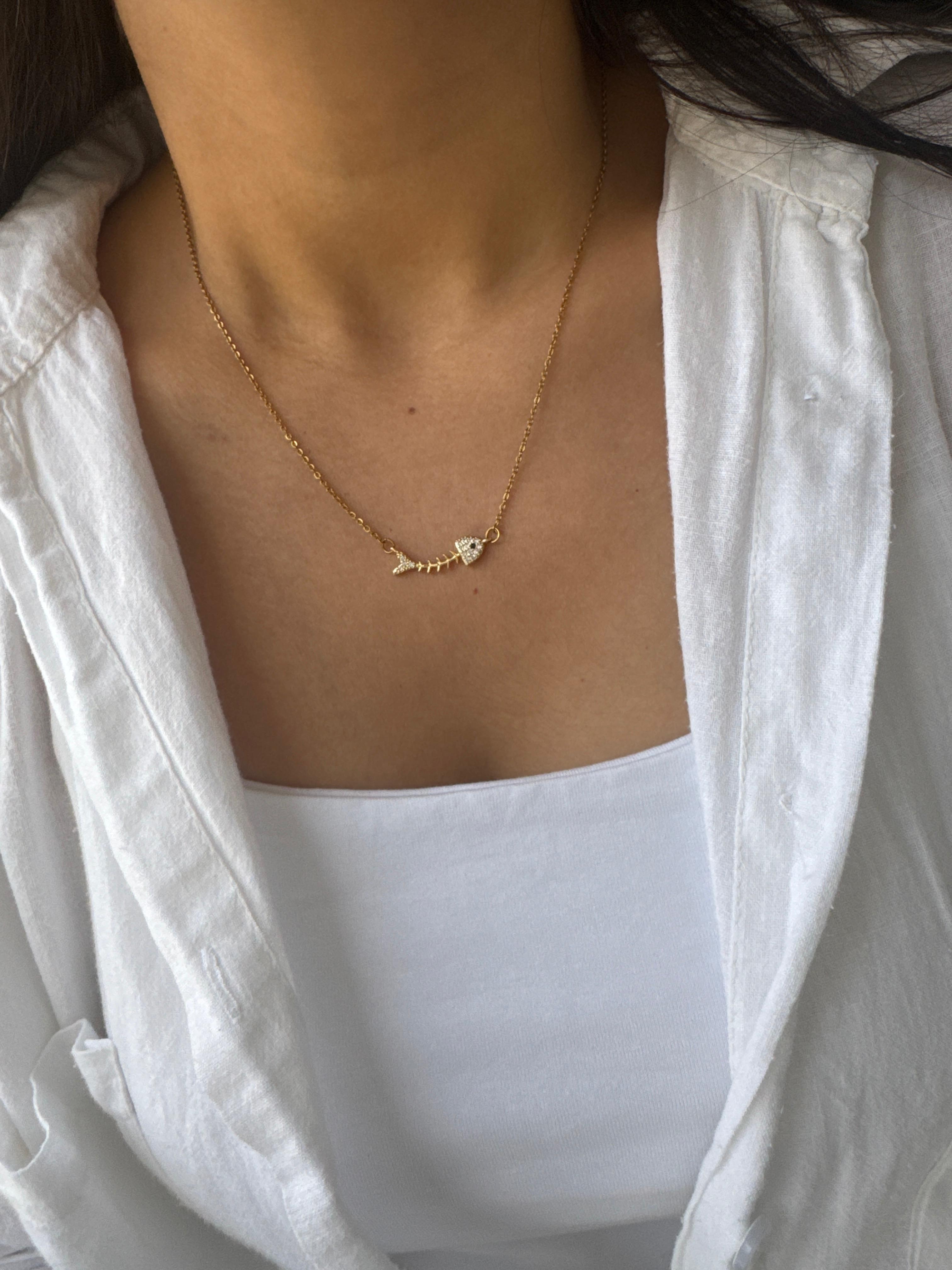 Çelik Taşlı Balık Kolye