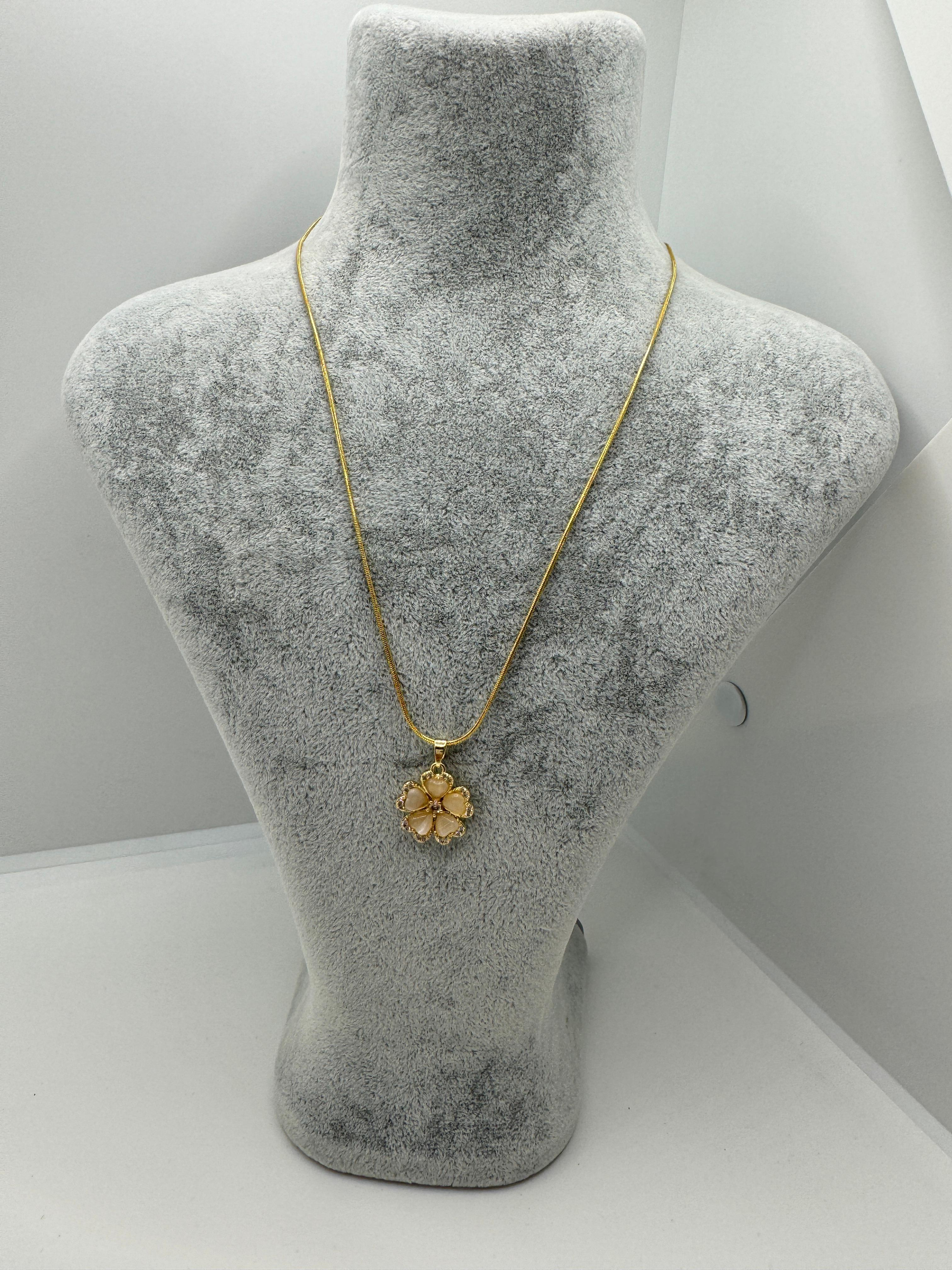 Çelik Taşlı Çiçek Kolye (gold)