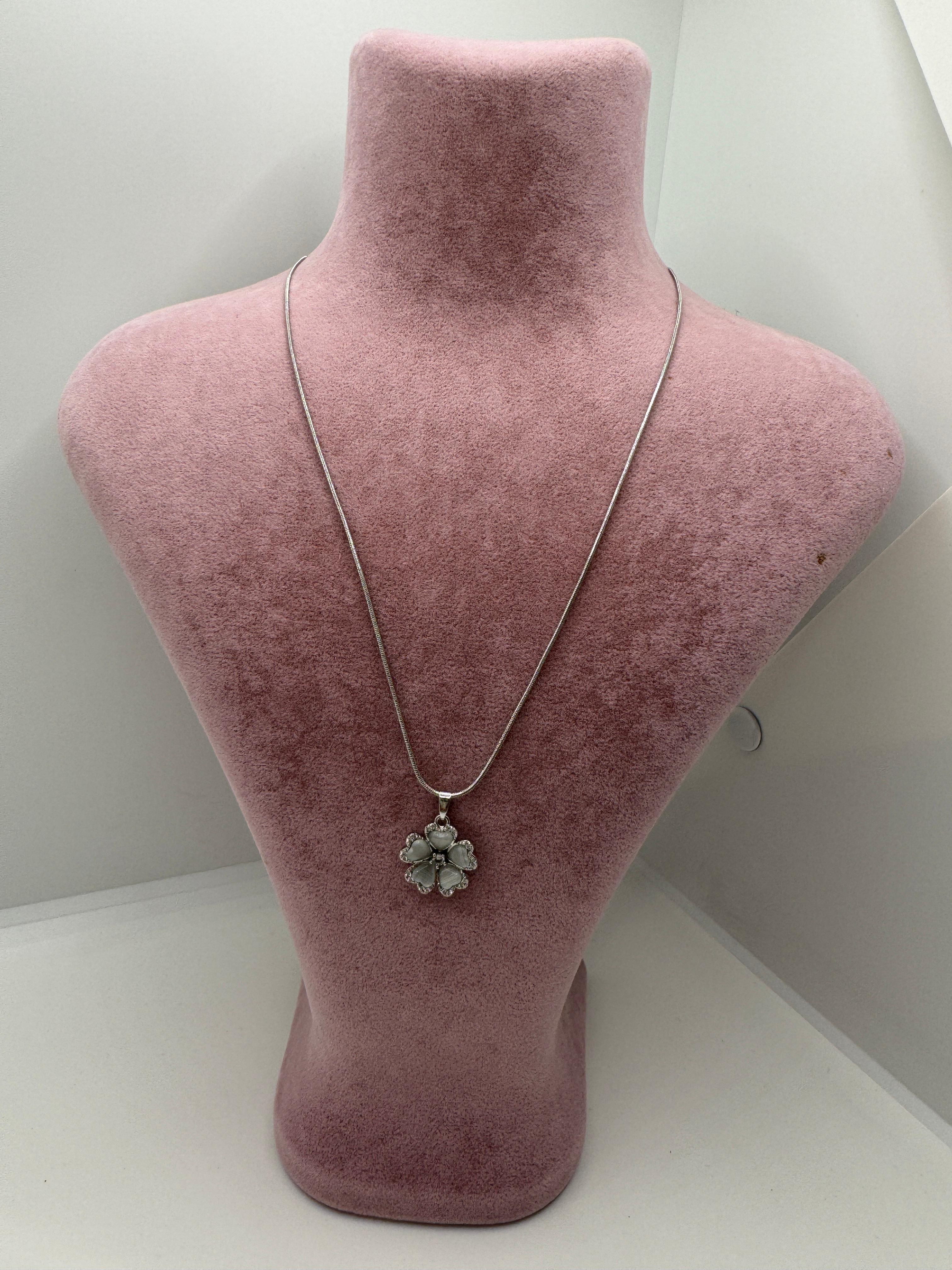 Çelik Taşlı Çiçek Kolye (silver)