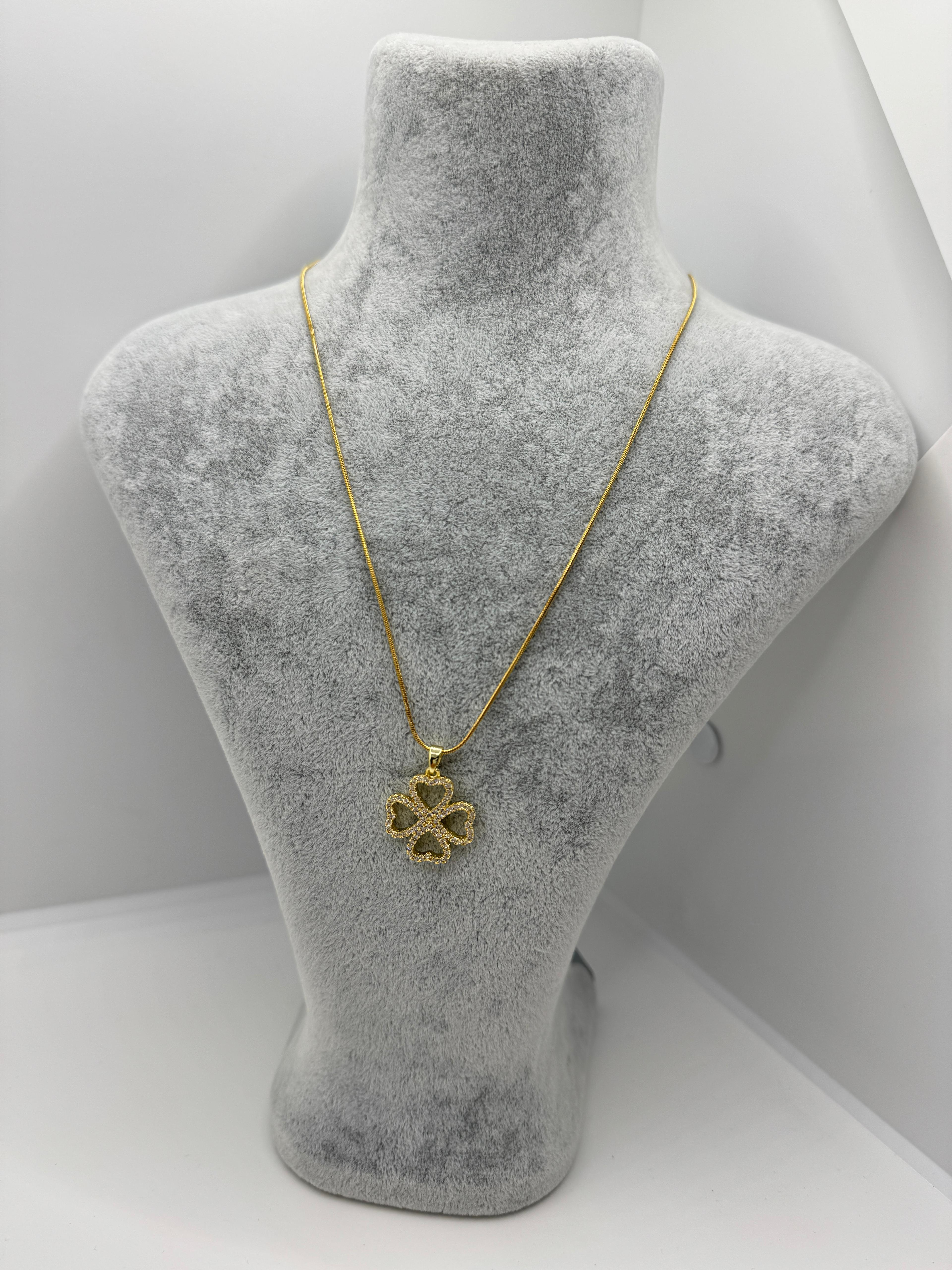 Çelik Taşlı Yonca Kolye (gold)