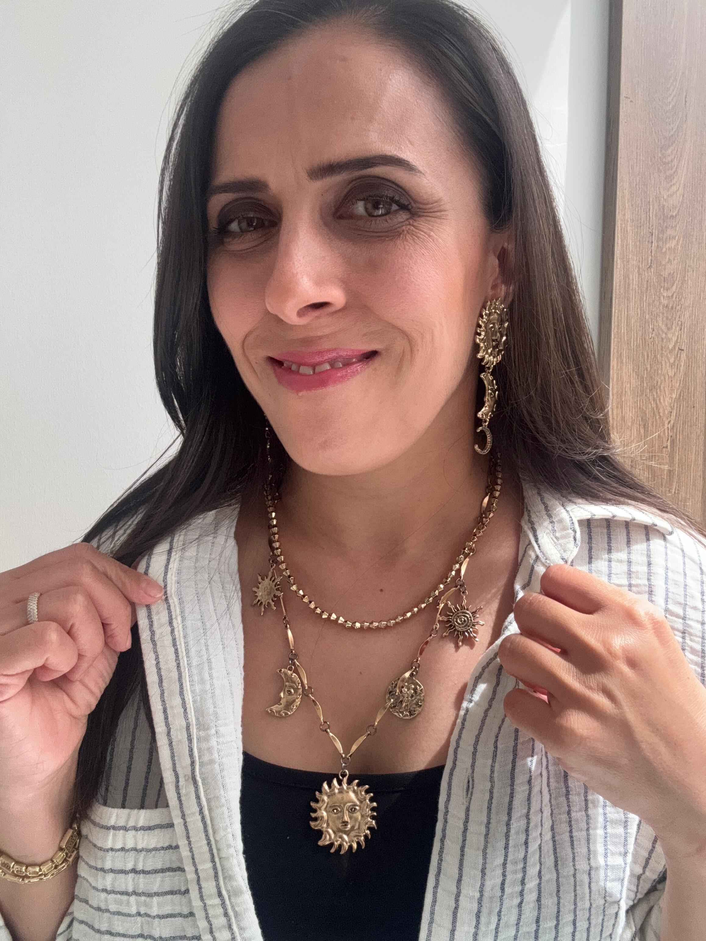 Charmlı Marka Kolye