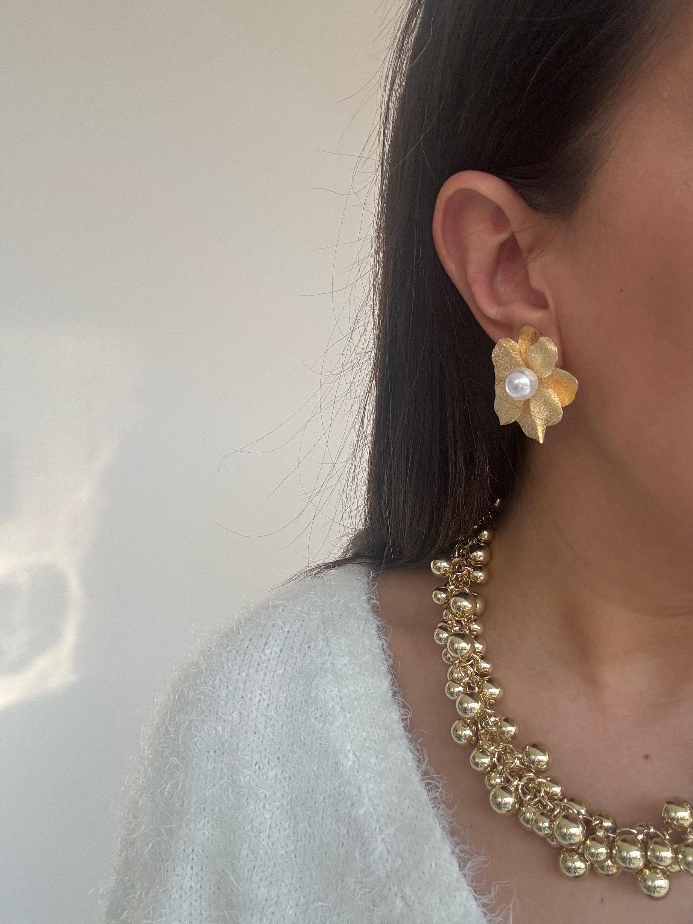 İncili Gold Çiçek Küpe