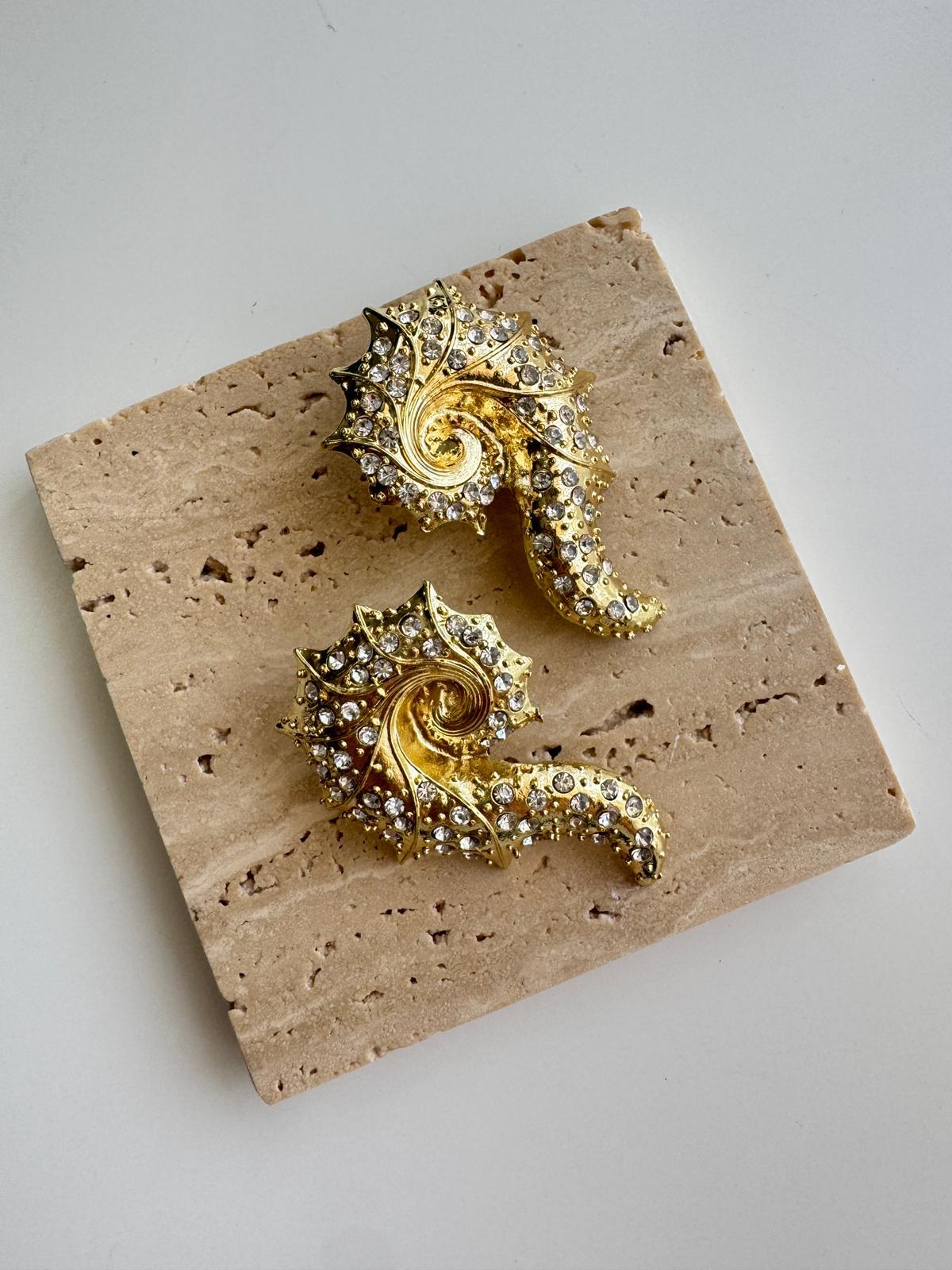 Marka Model Gold Taşlı Küpe