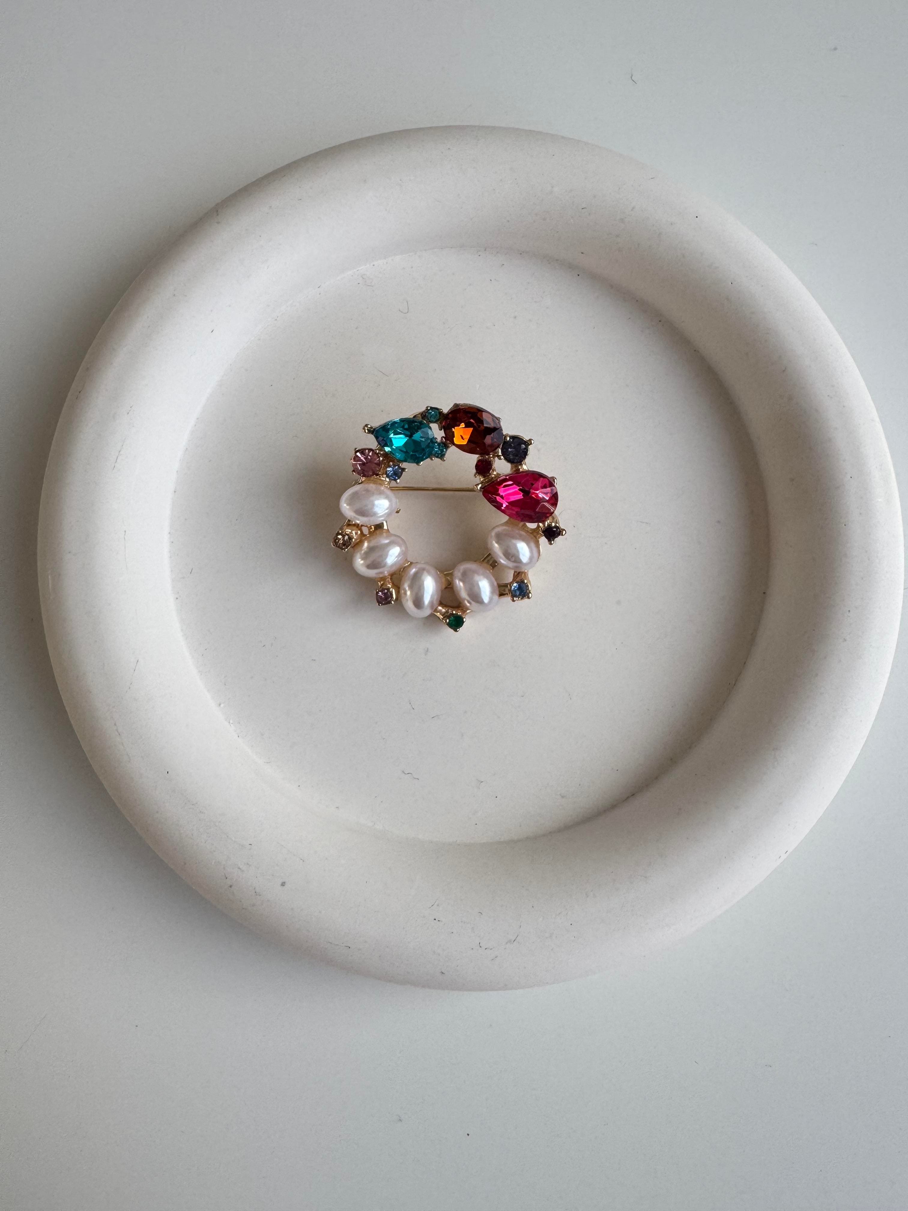 Renkli Çelenk Broş