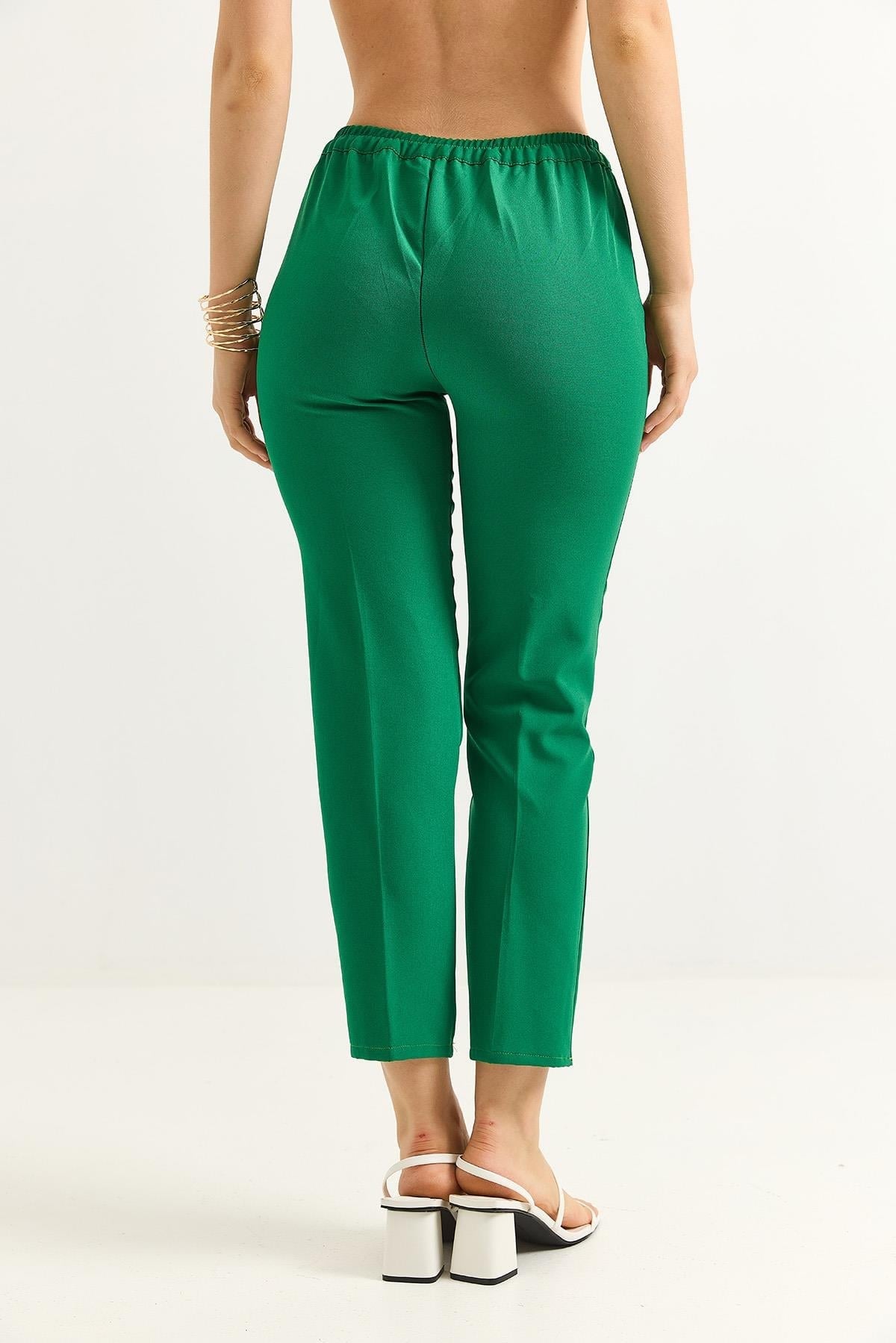 Beli Lastikli Kısa Paça Double Krep Pantolon Benetton