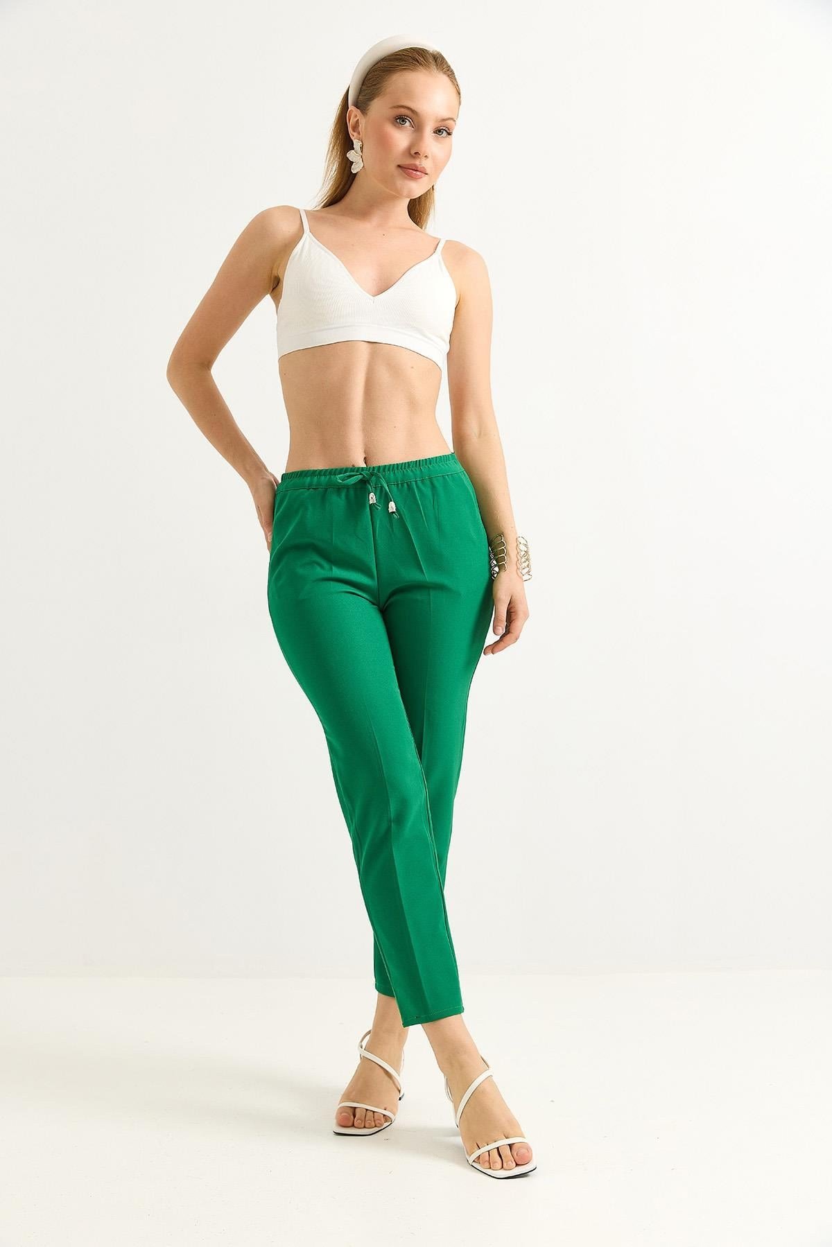 Beli Lastikli Kısa Paça Double Krep Pantolon Benetton