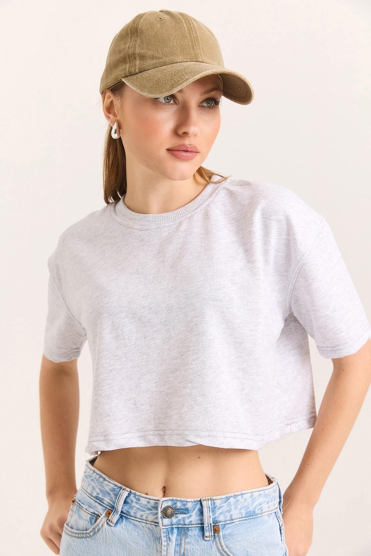 Bisiklet Yaka Havalı Crop İki İp Tshirt Açık Gri