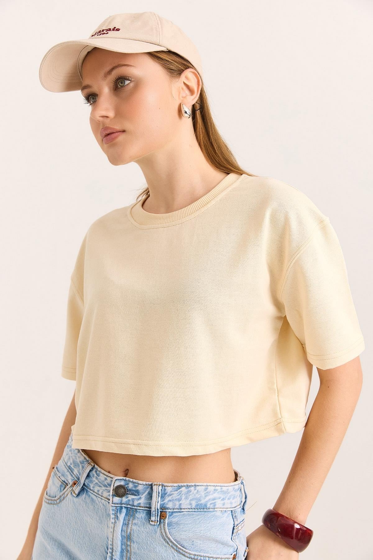 Bisiklet Yaka Havalı Crop İki İp Tshirt  Bej
