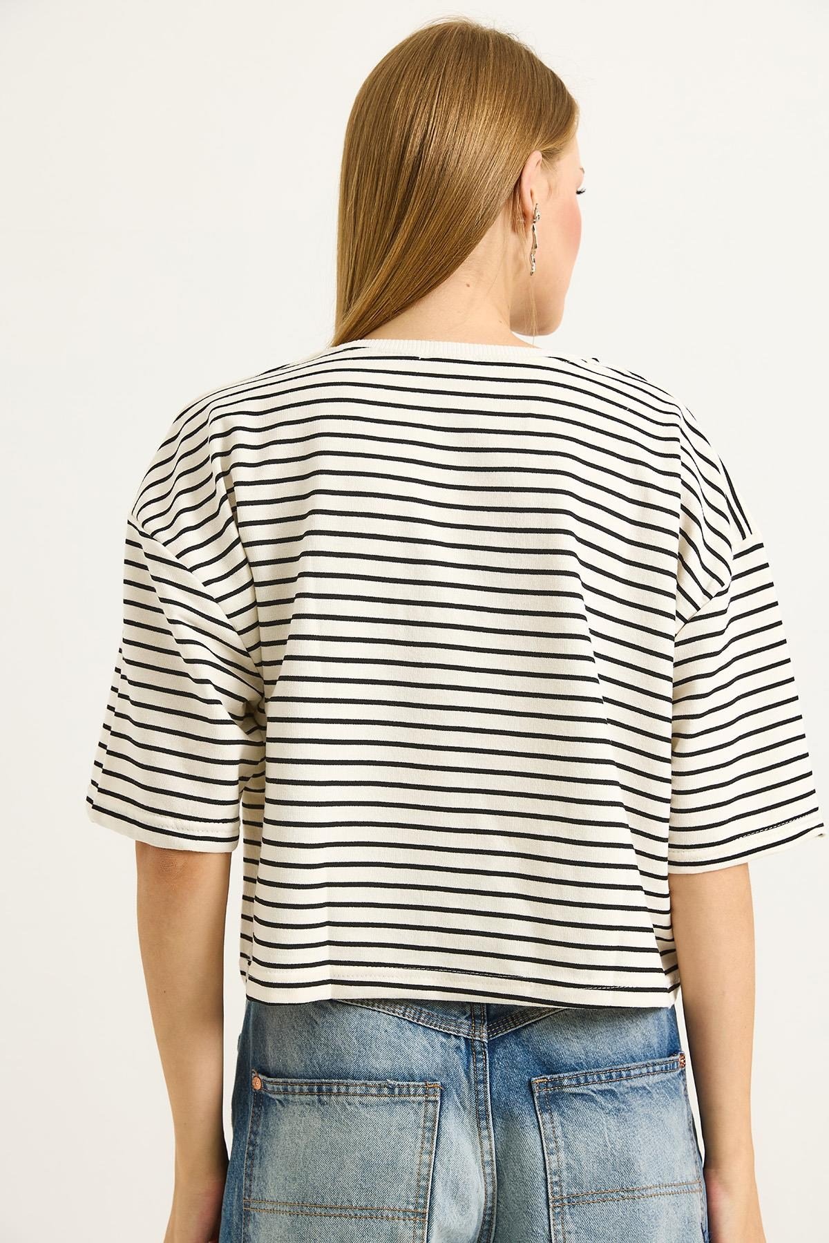Çizgi Desen Bisikler Yaka Crop Tshirt Beyaz