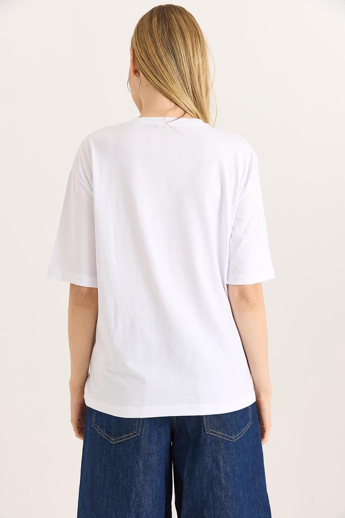 Fiyonk Detaylı Rahat Kesim Kadın Tshirt Beyaz