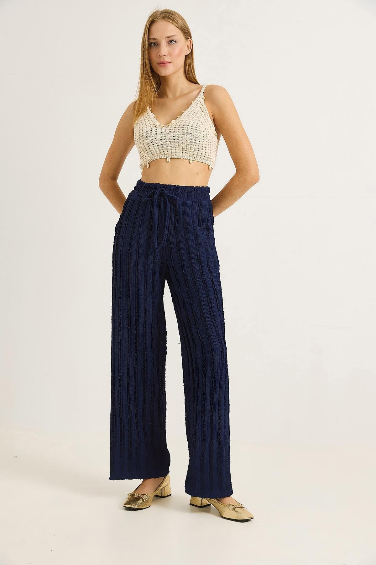 Geniş Paça Pileli Belden Bağlamalı Pantalon Lacivert
