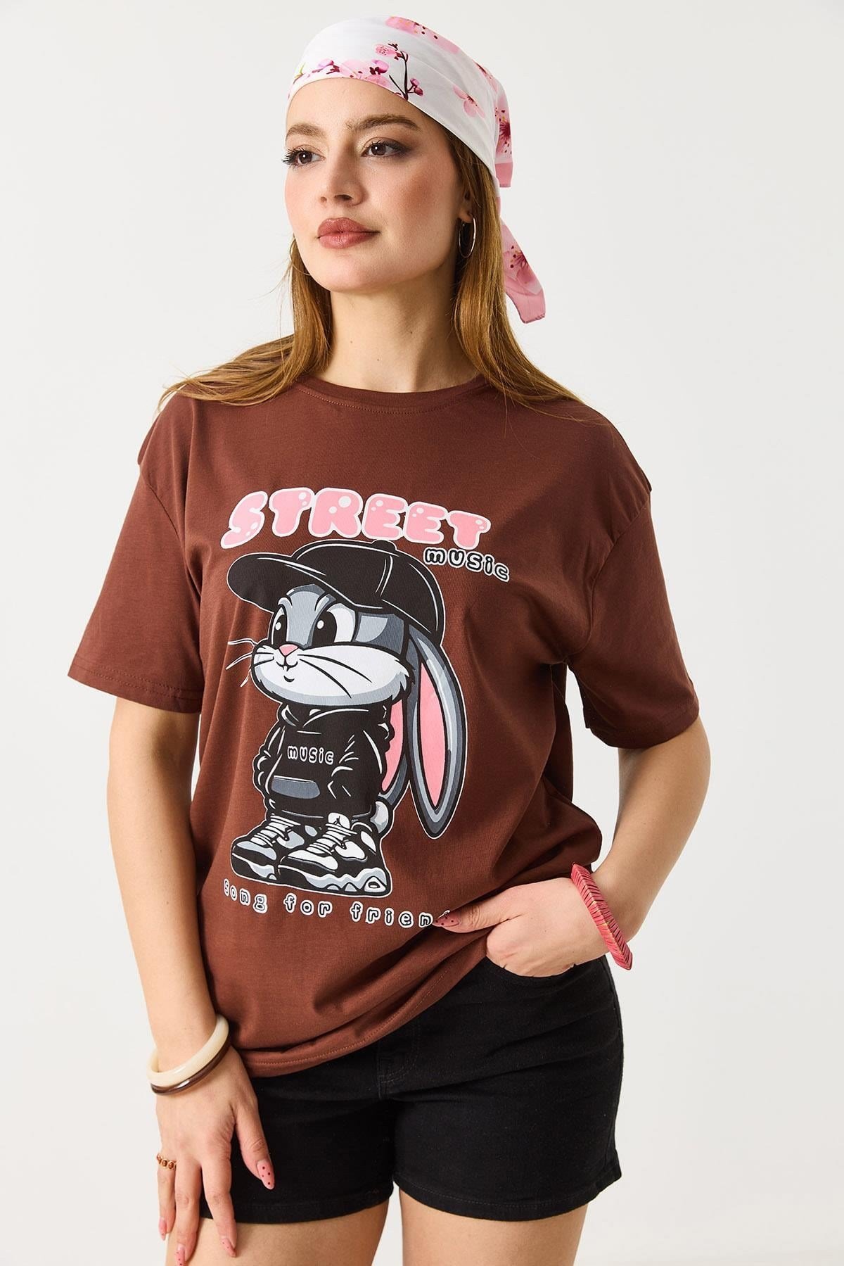 Kadın Baskılı Bisiklet Yaka Kısa Kol Tshirt Kahverengi