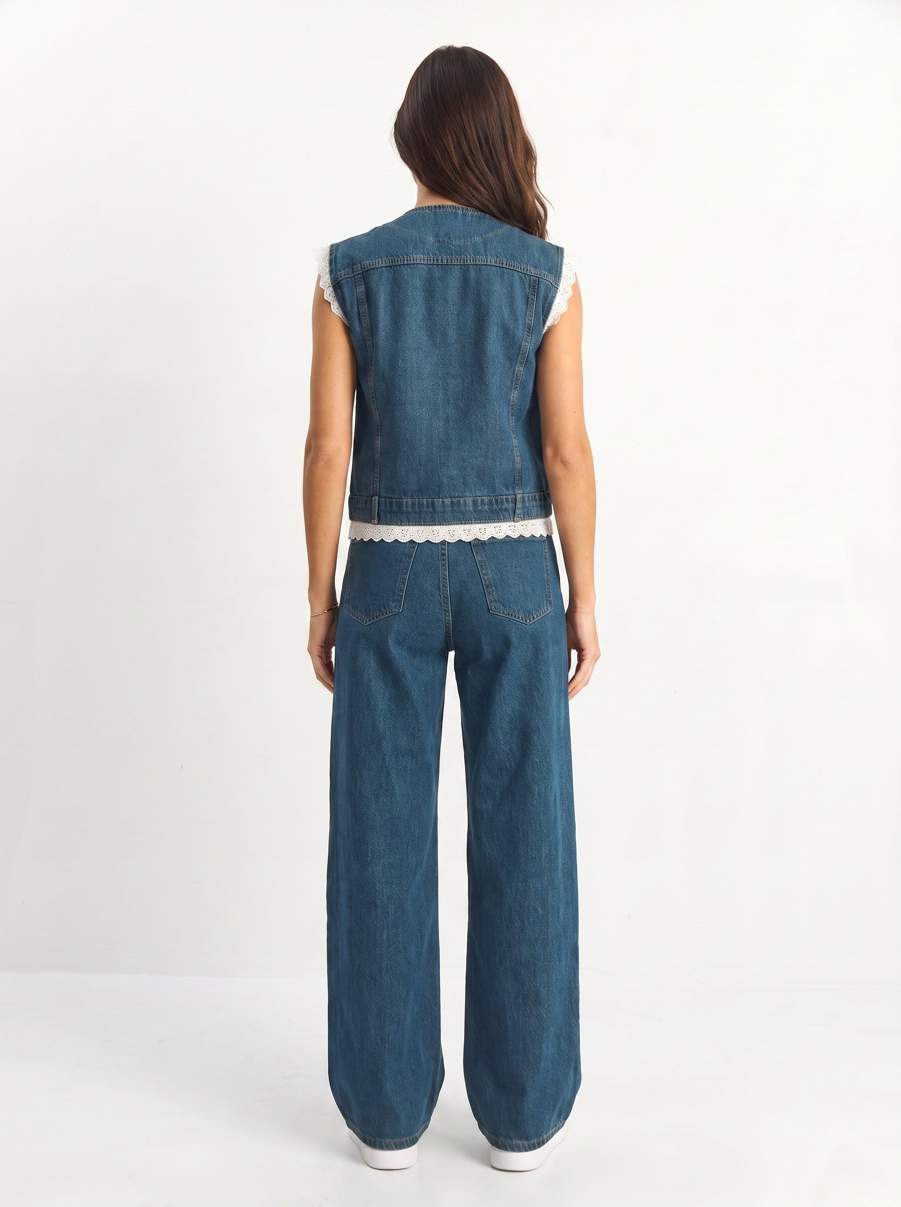 kadin-dantel-detayli-denim-yelek-ve-wi-e8f9f2.jpg