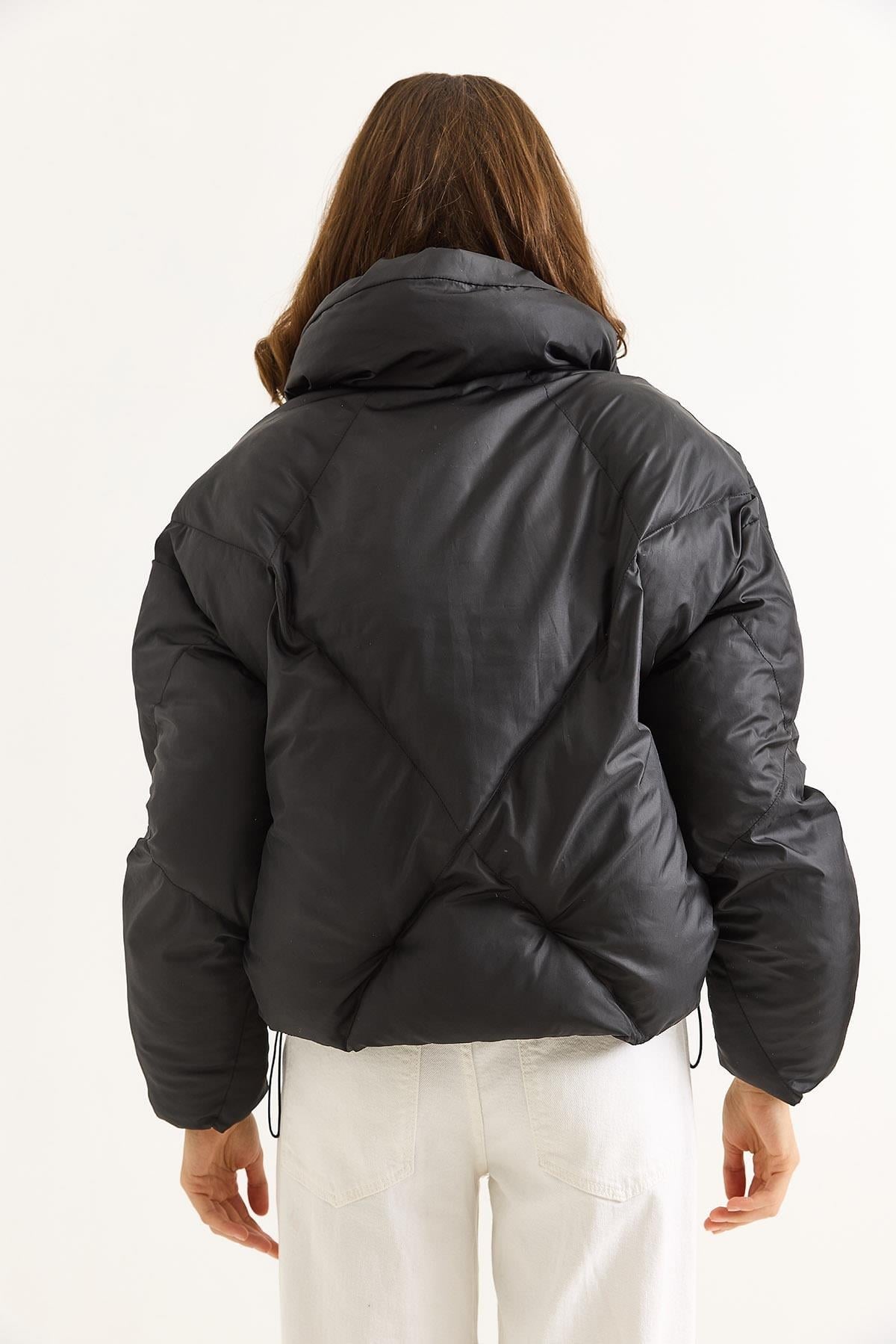 Kadın Oversize Alttan Lastikli Siyah Şİşme Mont