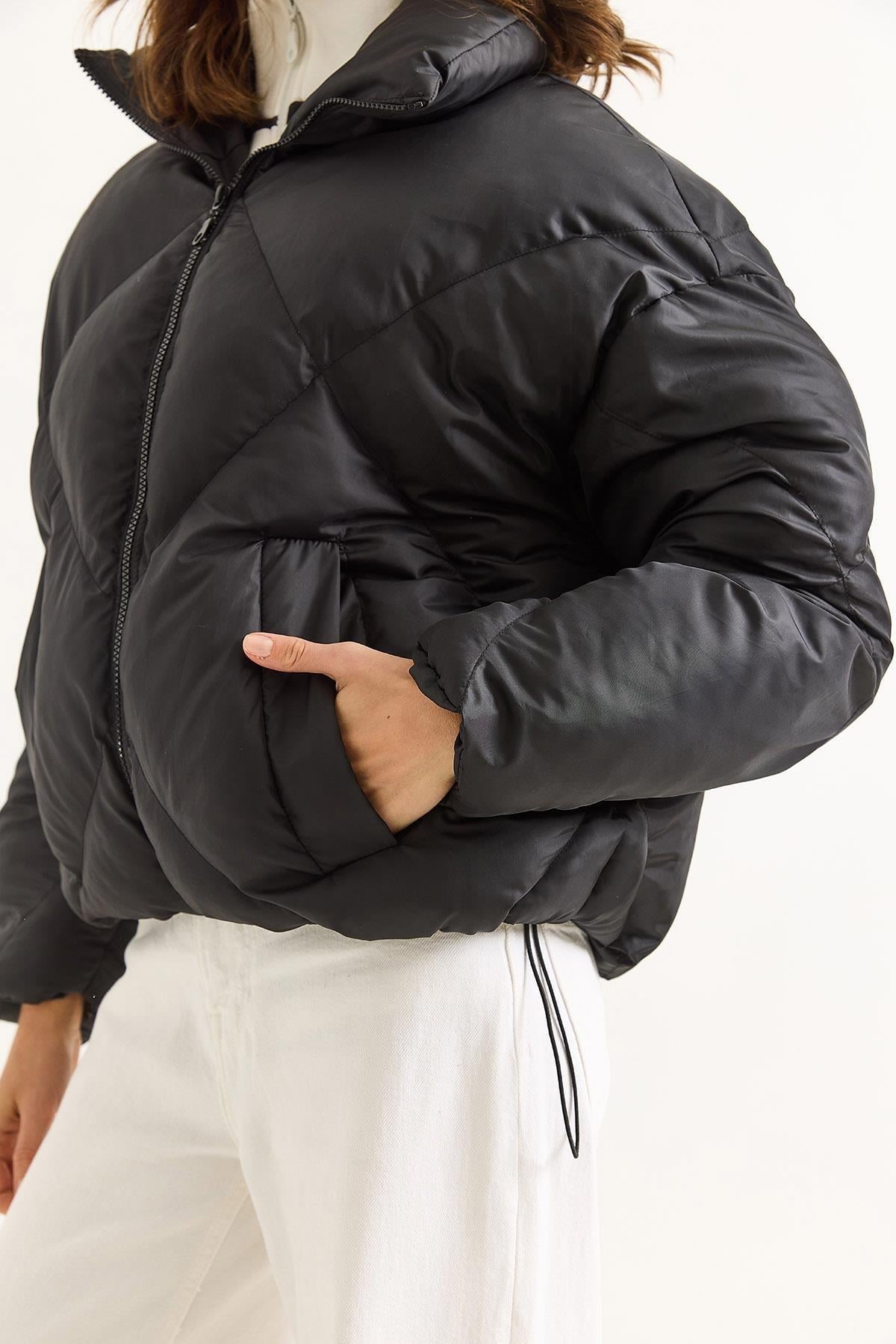 Kadın Oversize Alttan Lastikli Siyah Şİşme Mont