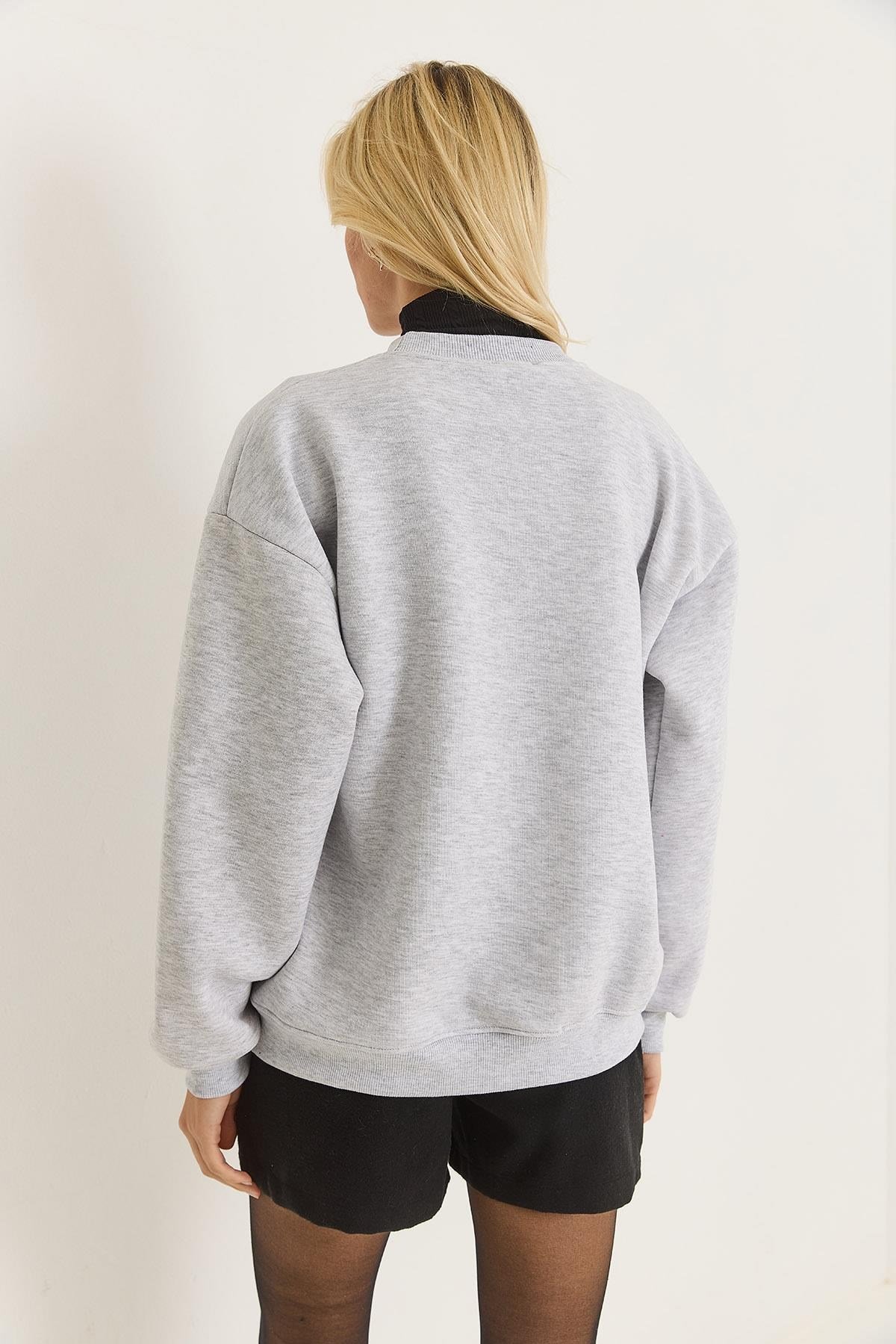 Kadın Üç İplik Leopar Baskılı Sweatshirt Gri