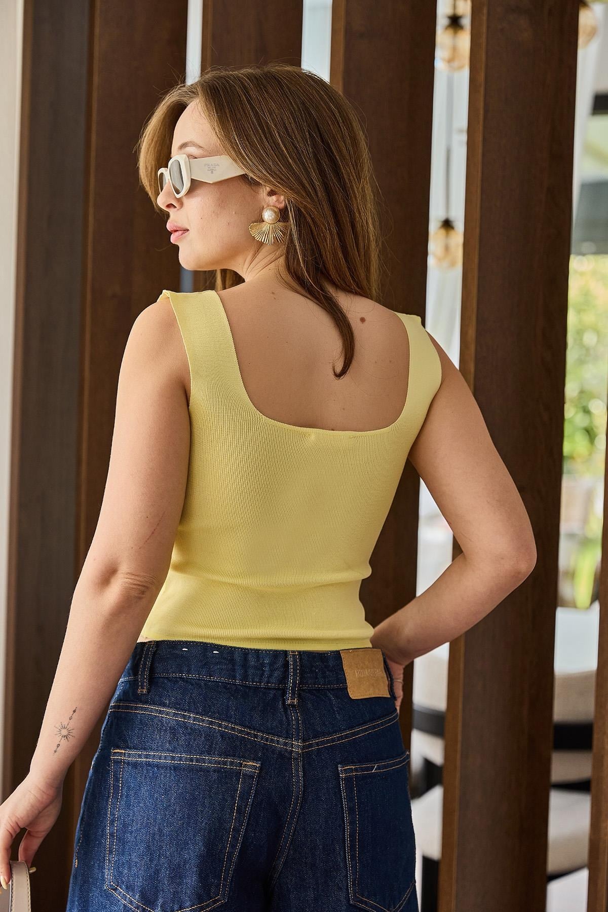 Kare Yaka Crop Triko Bluz Sarı