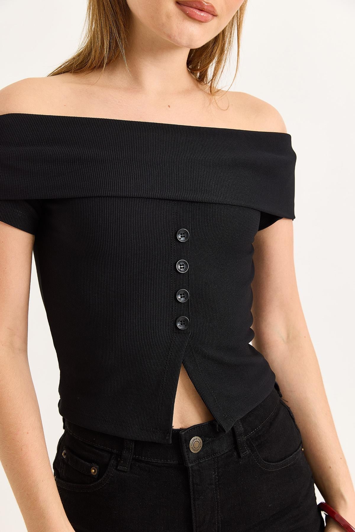 Kayık Yaka Düğme Detaylı Fitilli Örme Bluz Siyah