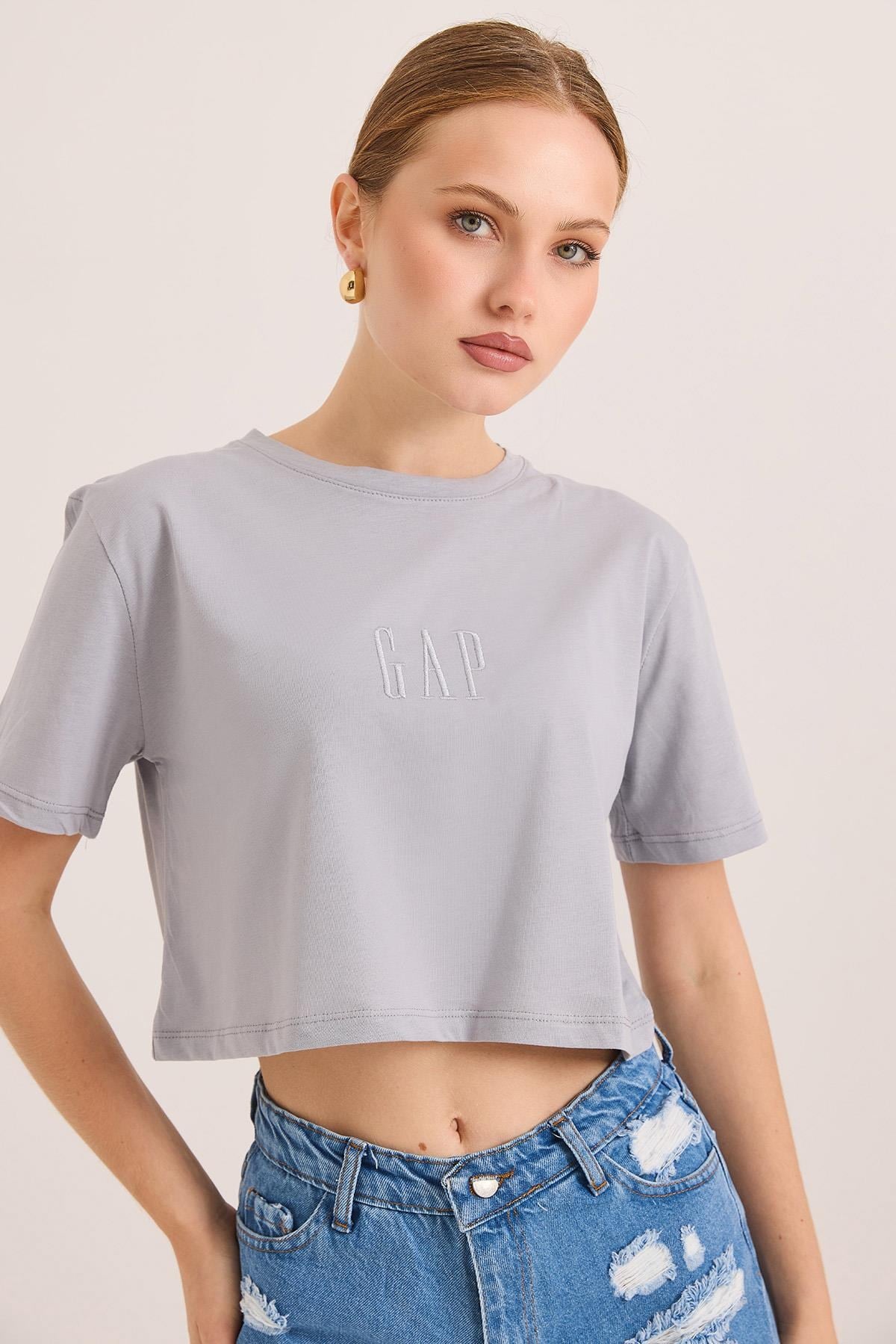 Nakışlı Örme Pamuk Crop Tshirt Gri