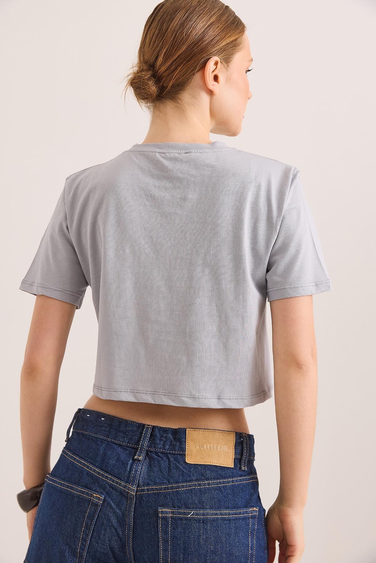 Nakışlı Örme Pamuk Crop Tshirt Gri