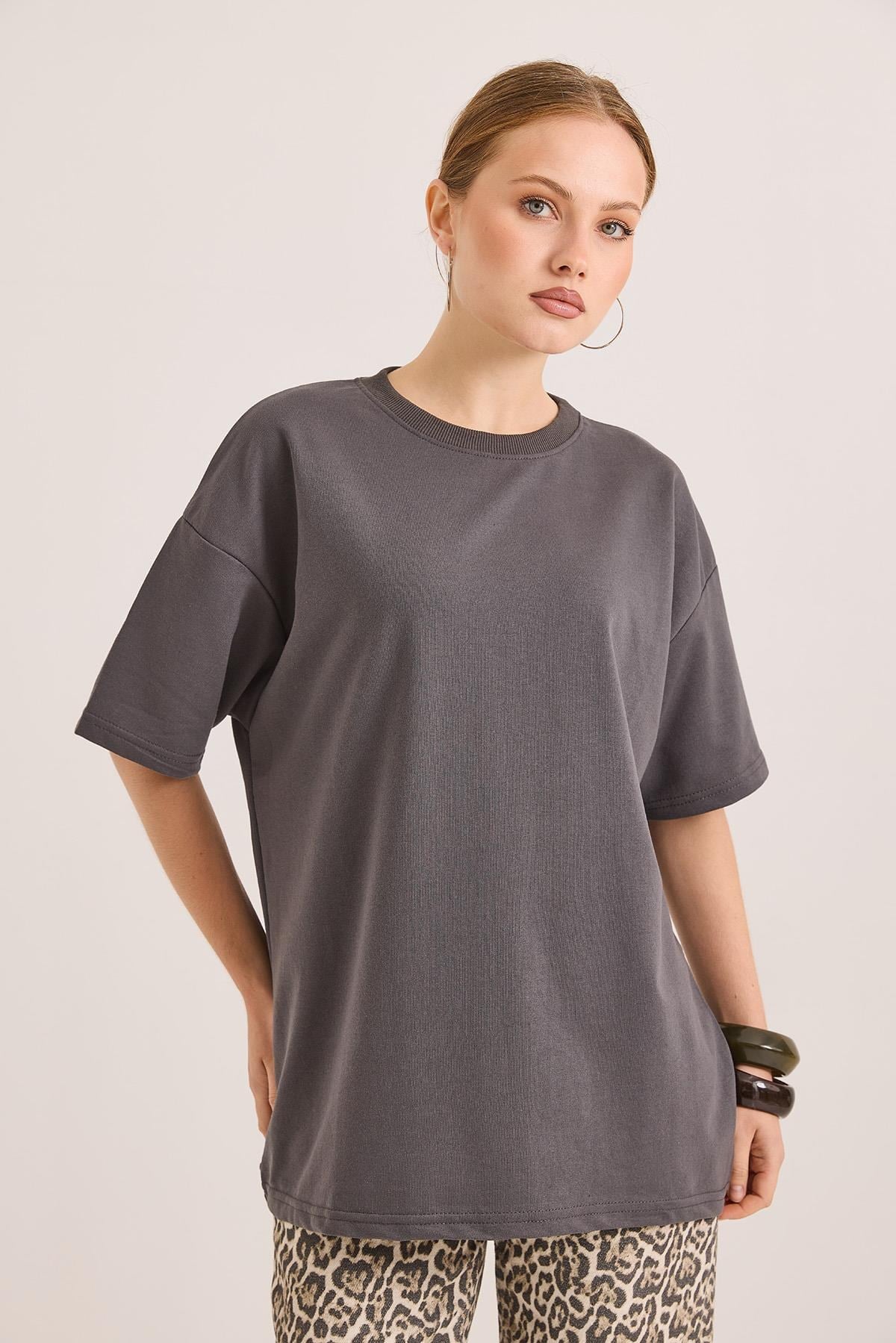 Oversize Bisiklet Yaka Basic Tshirt Füme