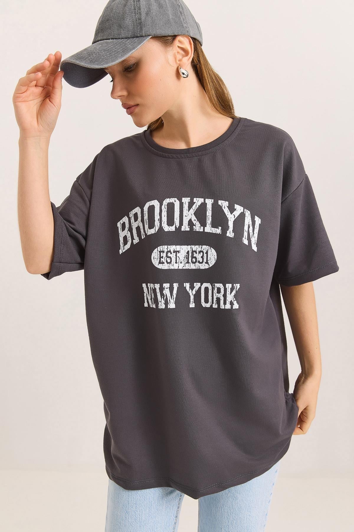 Oversize İki İplik Brooklyn Baskılı Antrasit  Tshirt