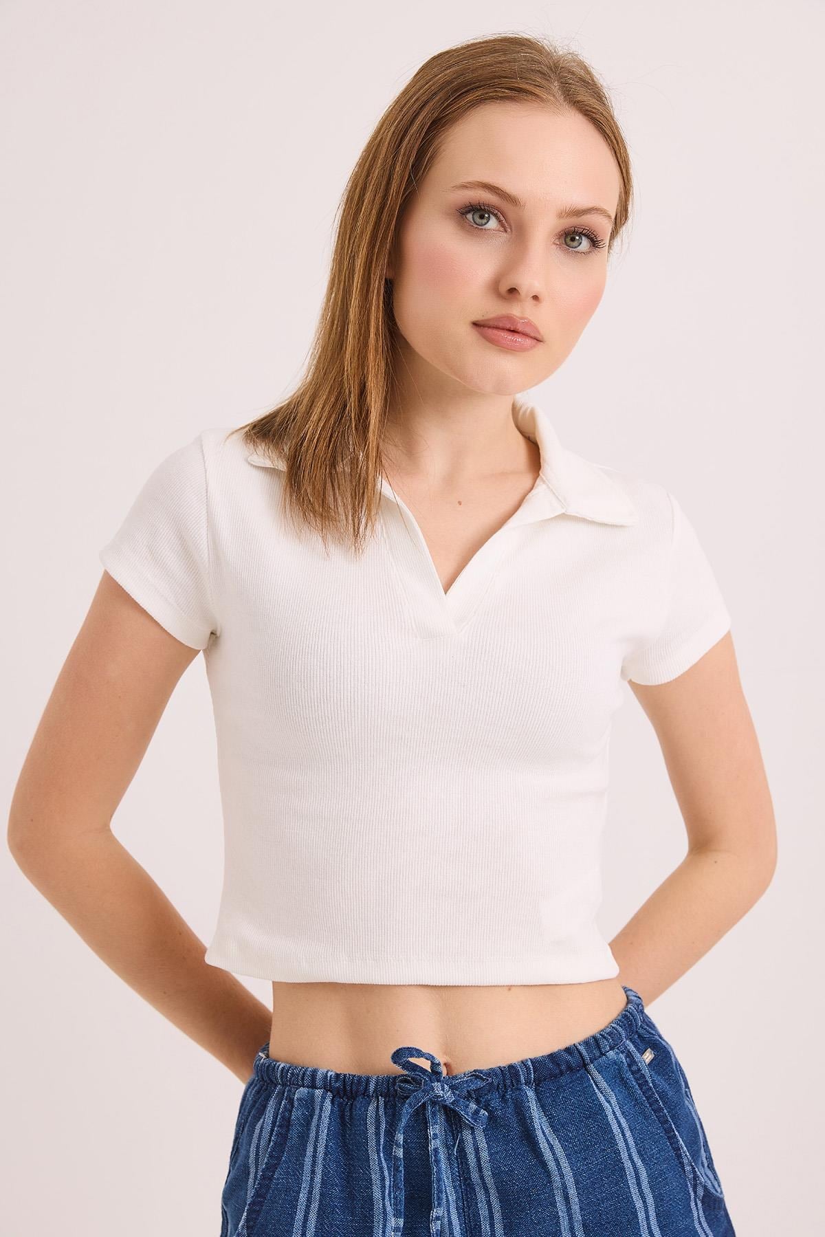 Polo Yaka Basıc Kısa Kollu Örme Kaşkorse Crop Bluz Beyaz