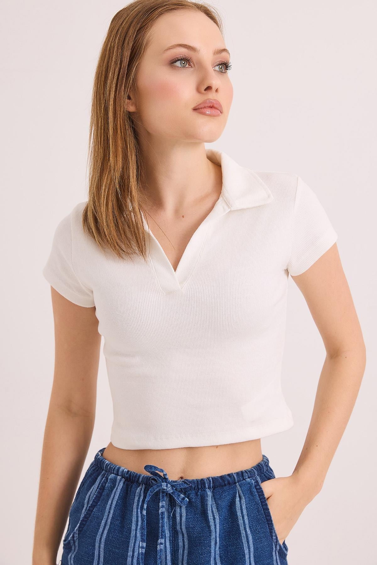 Polo Yaka Basıc Kısa Kollu Örme Kaşkorse Crop Bluz Beyaz
