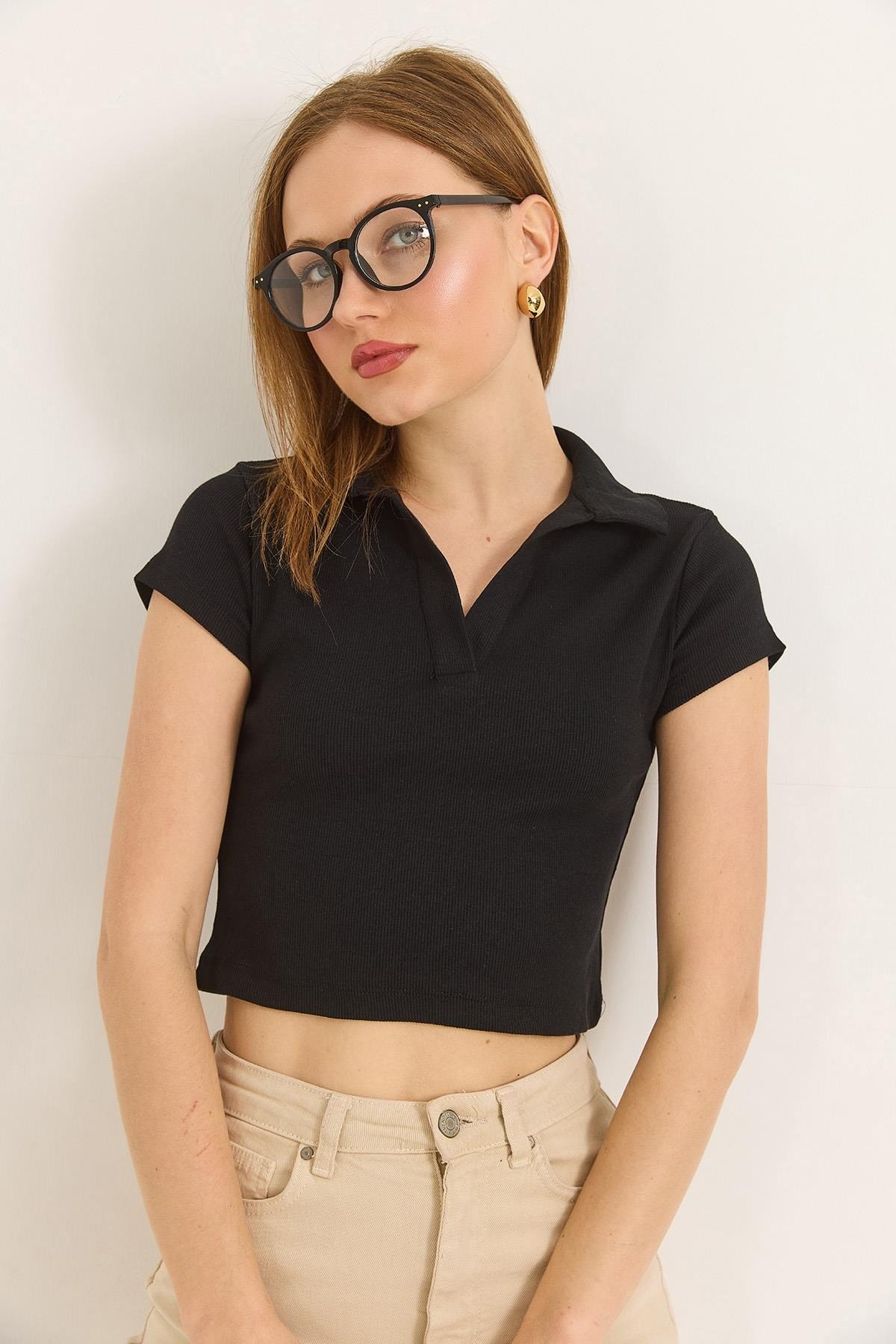 Polo Yaka Basıc Kısa Kollu Örme Kaşkorse Crop Bluz .Siyah