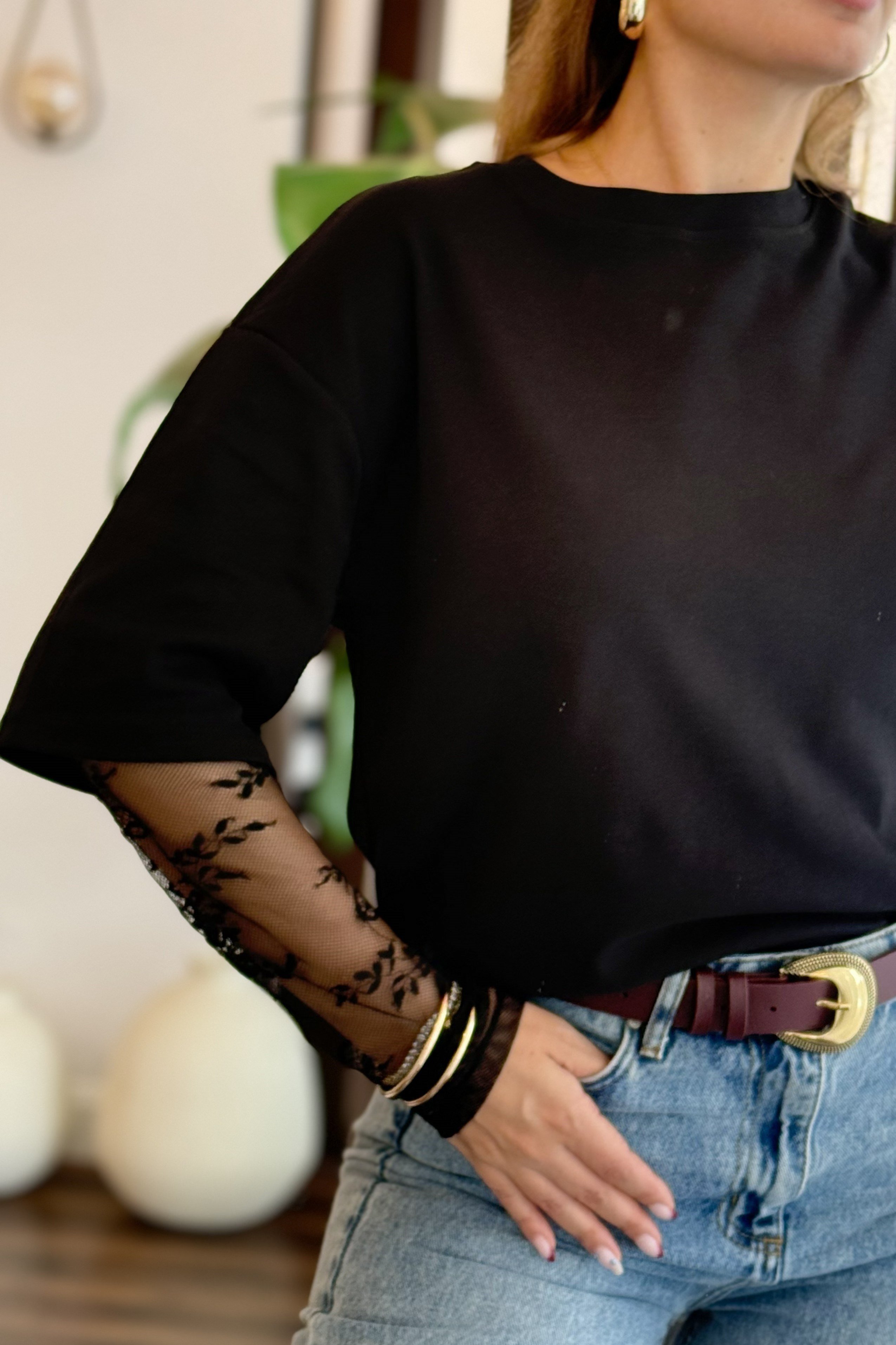 Siyah Dantel Kollu İnterlok Oversize T-Shirt