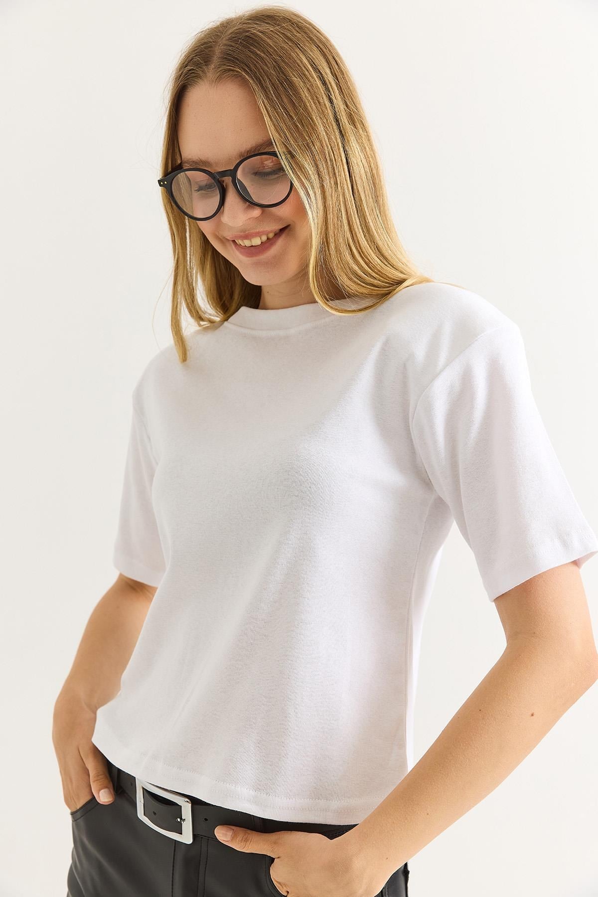 Vatkalı Bisiklet Yaka Basic Tshirt Beyaz