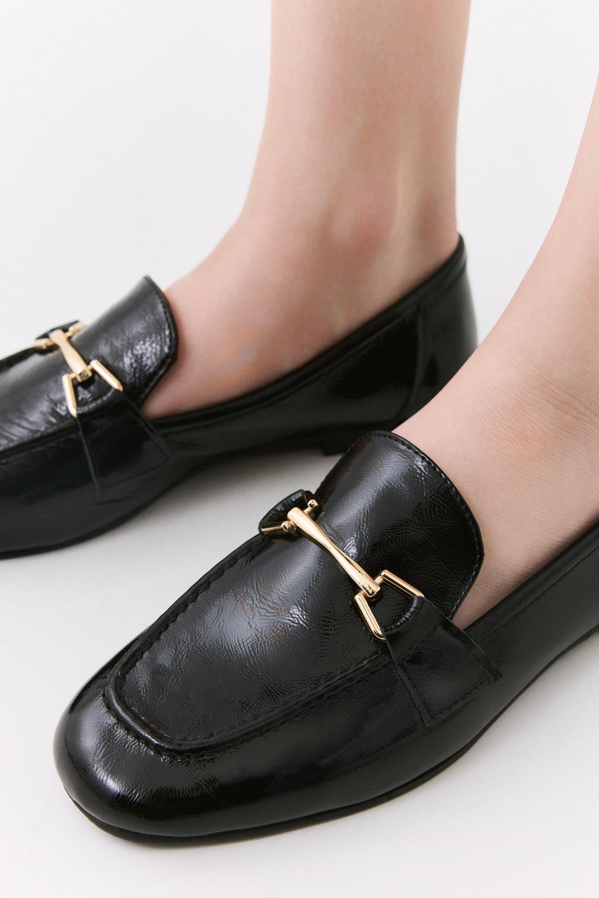 Kadın Deri Siyah Tokalı Loafer