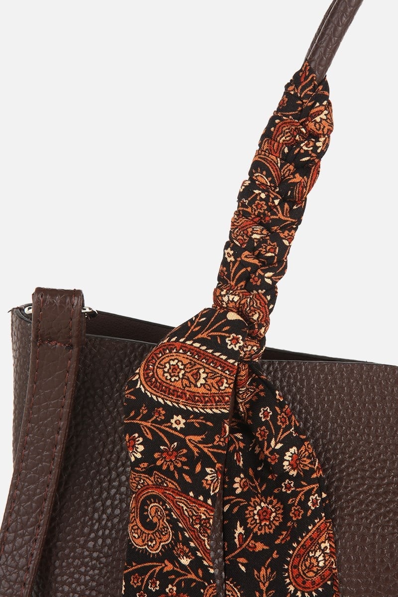 Kadın Kahverengi Charm Detaylı Omuz Çantası