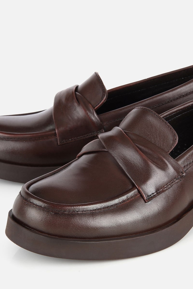 Kadın Kahverengi Düğüm Detaylı Loafer Ayakkabı